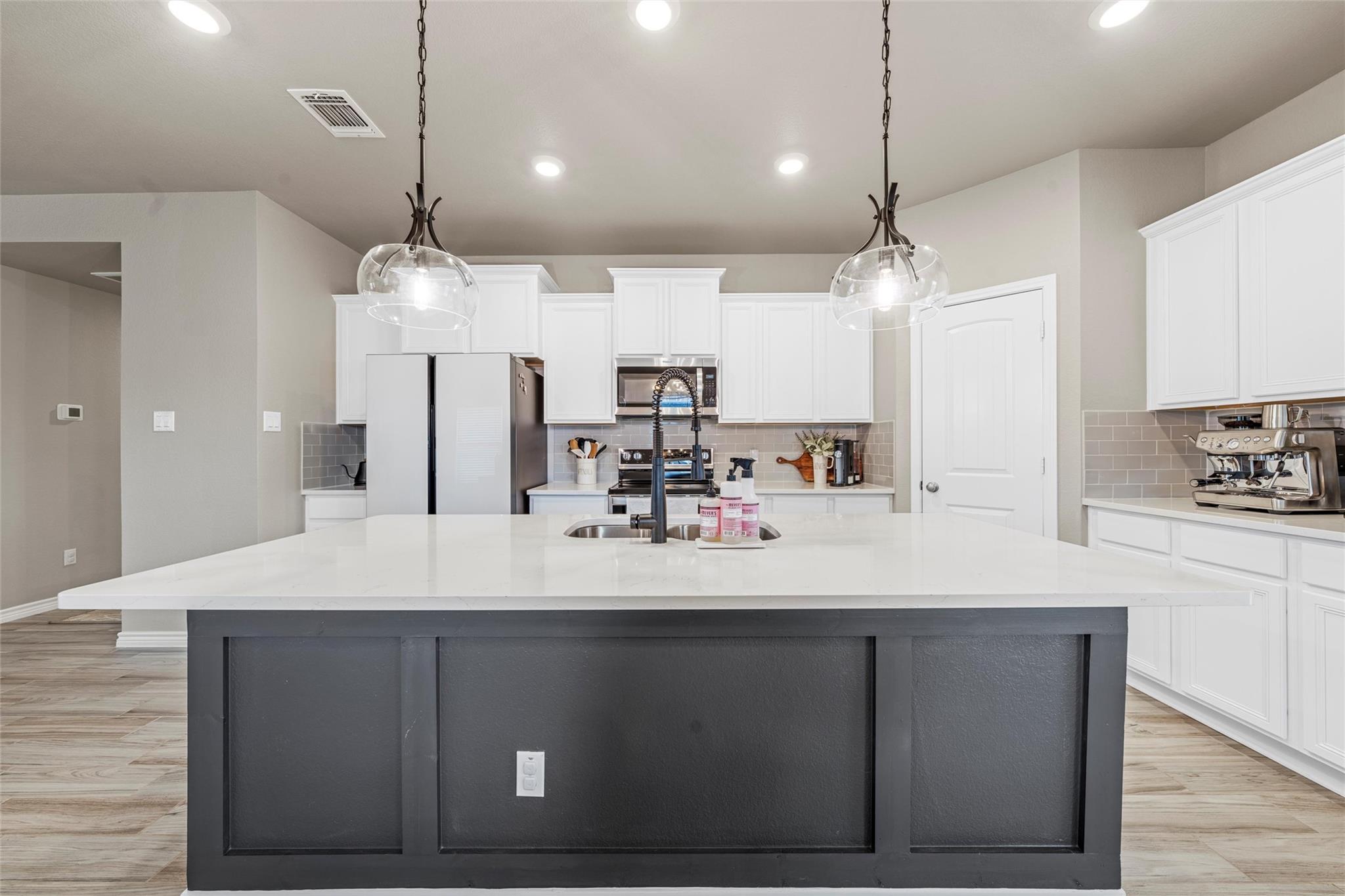 5743 St Charles Dr, Belton, TX 76513