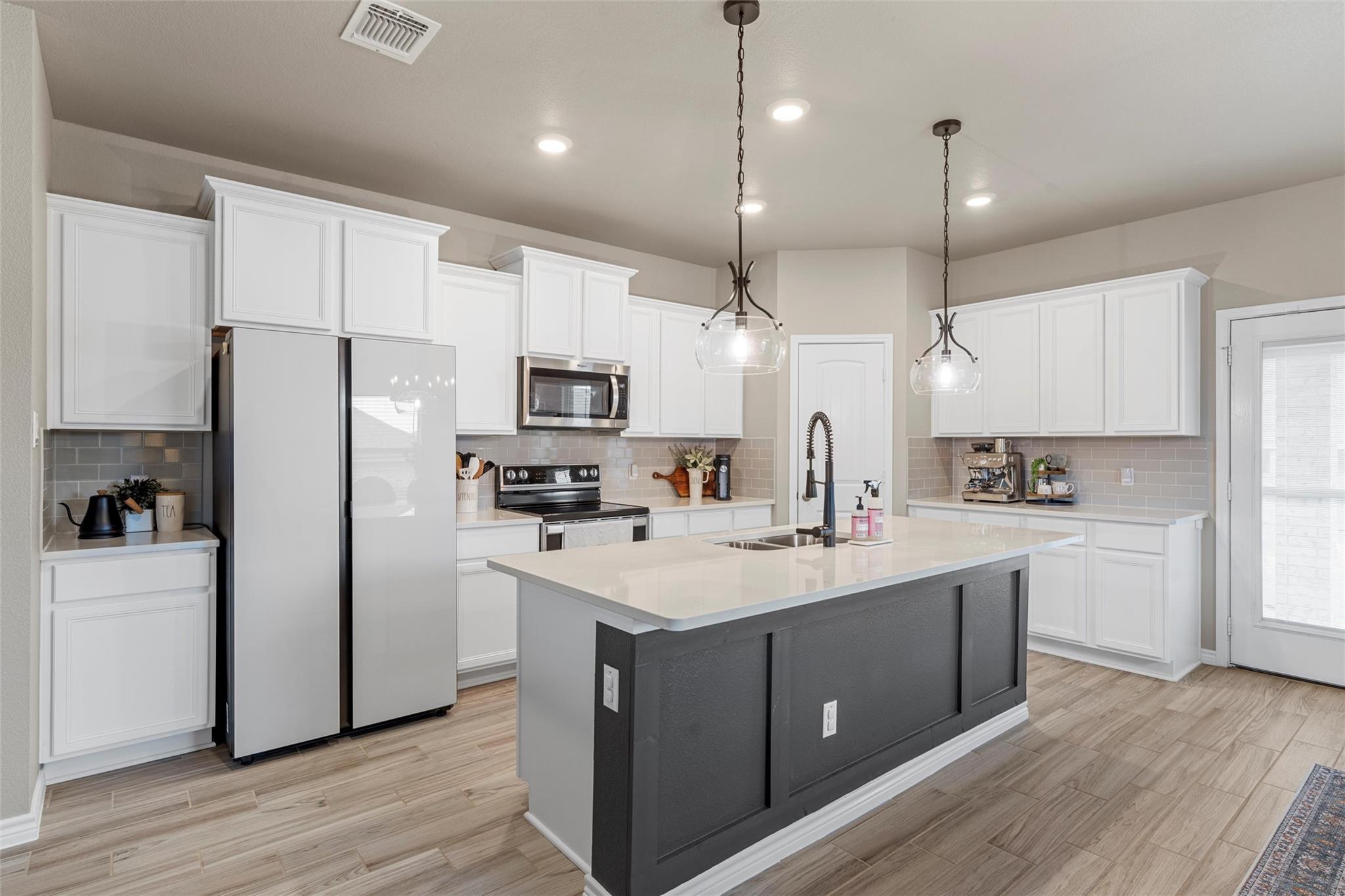 5743 St Charles Dr, Belton, TX 76513