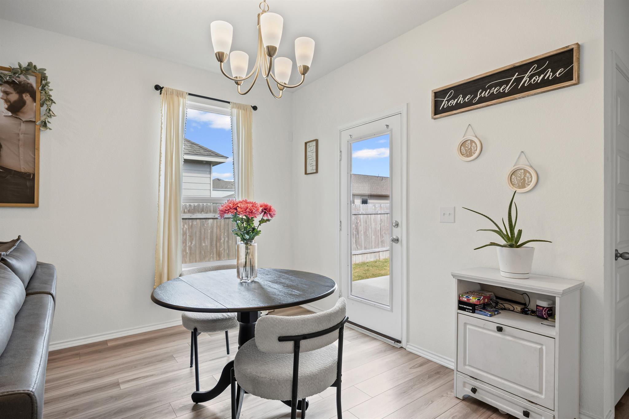 222 Summit Dr, Lockhart, TX 78644