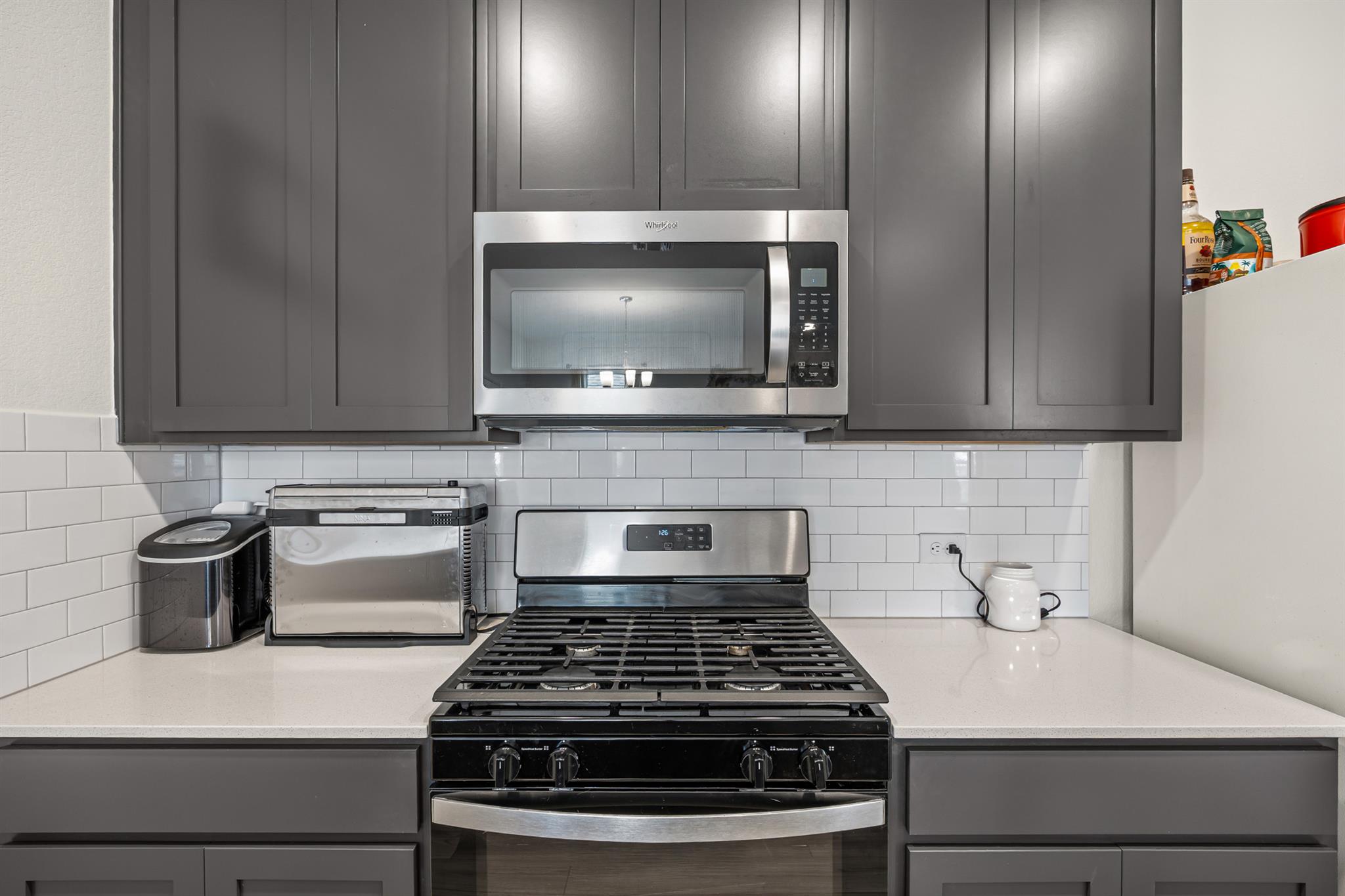 222 Summit Dr, Lockhart, TX 78644