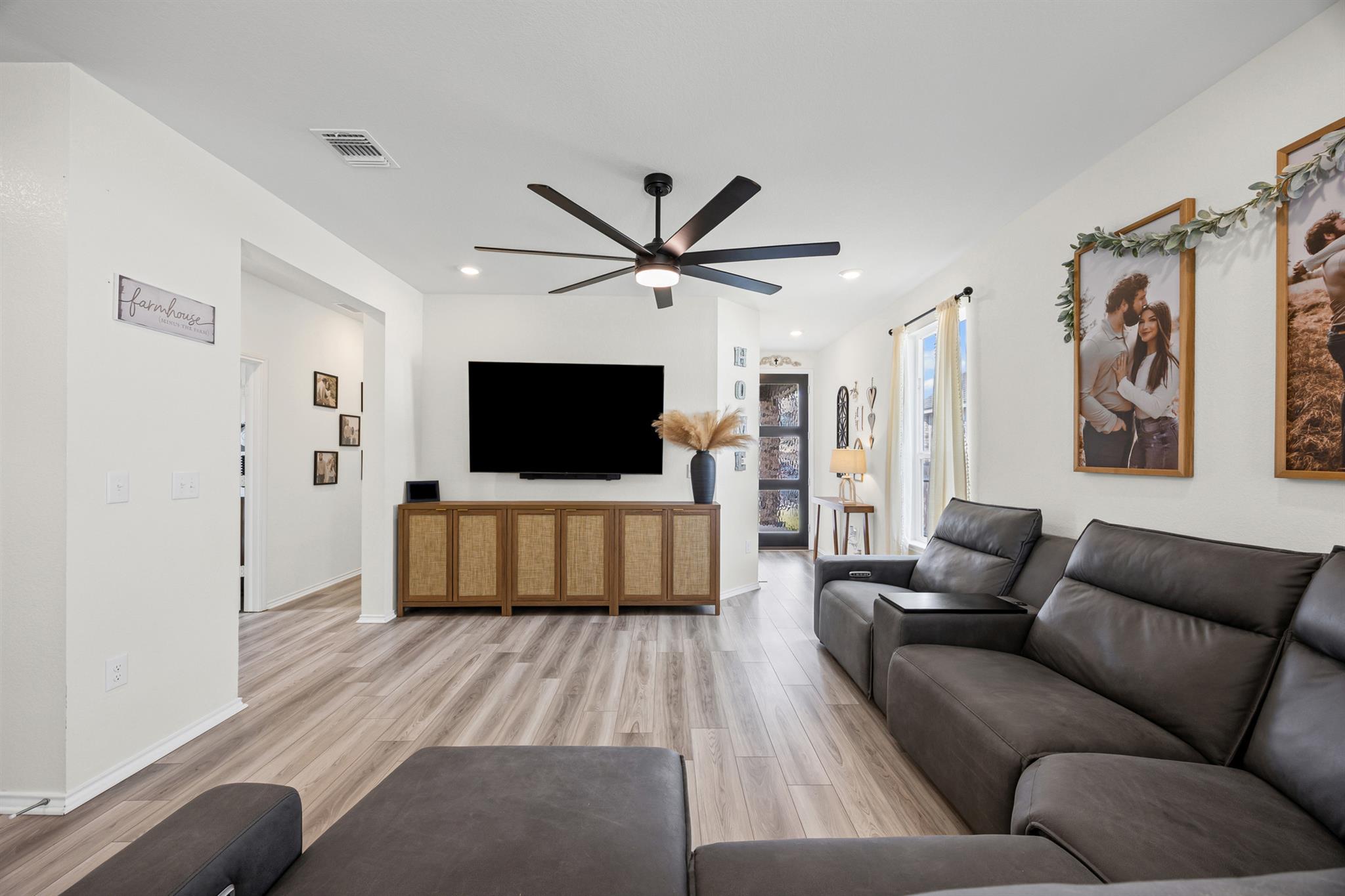 222 Summit Dr, Lockhart, TX 78644