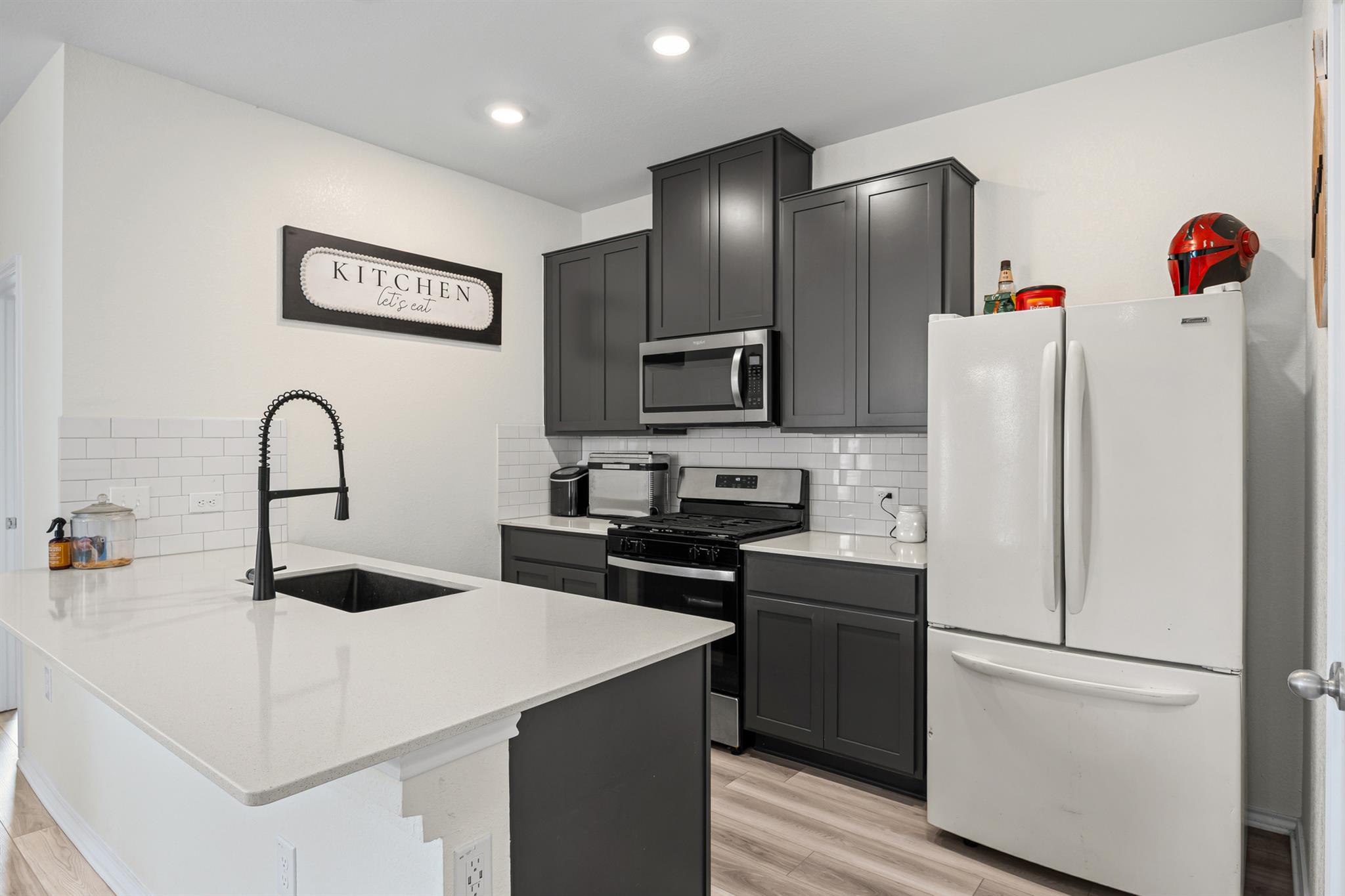 222 Summit Dr, Lockhart, TX 78644