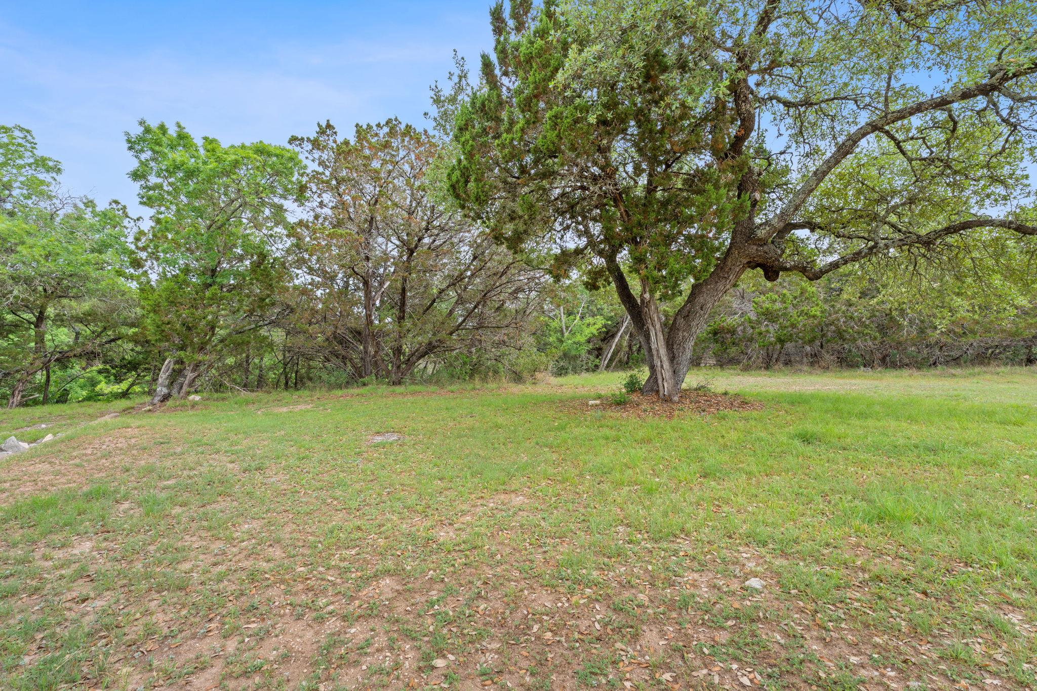 7201 Getaway Dr, Jonestown, TX 78645