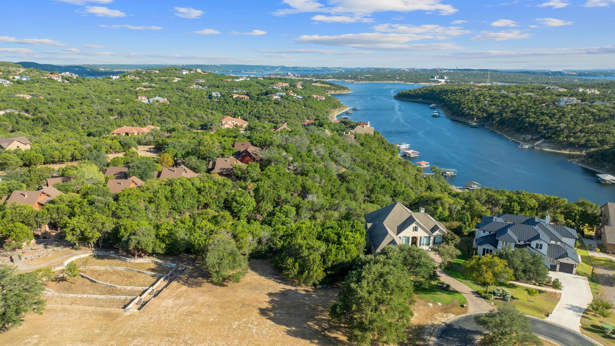 7201 Getaway Dr, Jonestown, TX 78645