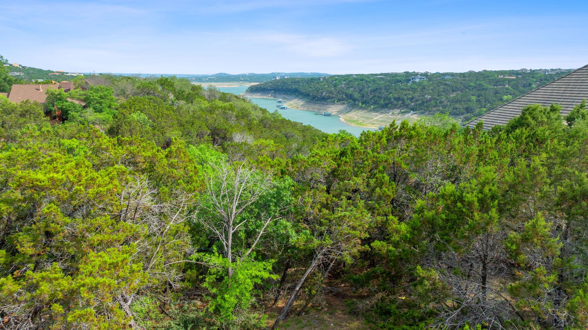 7201 Getaway Dr, Jonestown, TX 78645