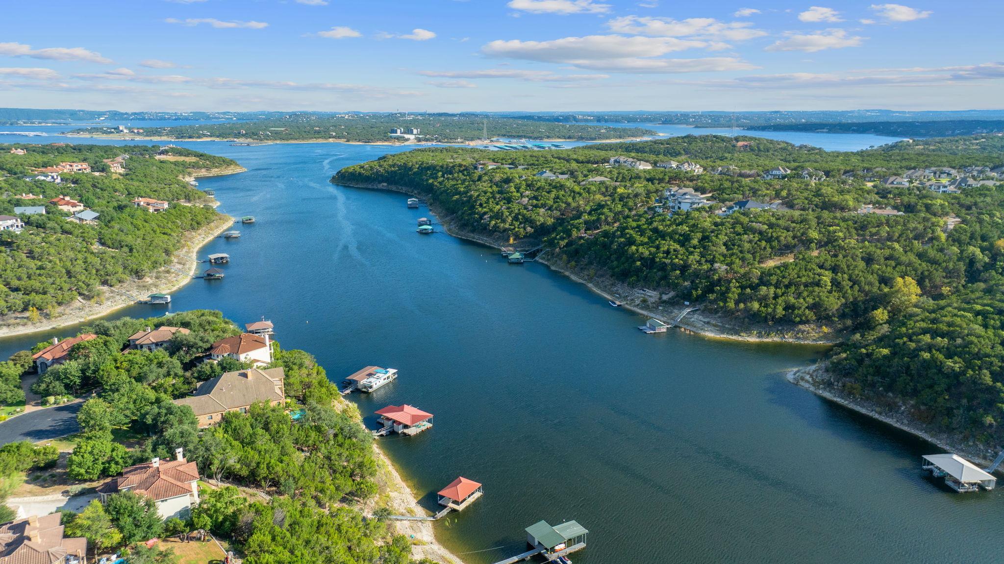 7201 Getaway Dr, Jonestown, TX 78645