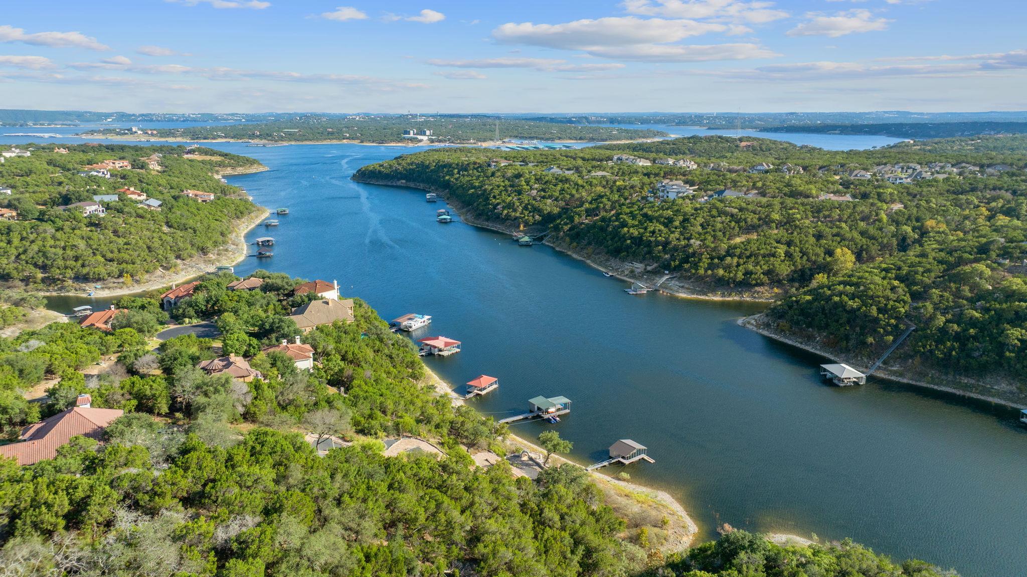 7201 Getaway Dr, Jonestown, TX 78645