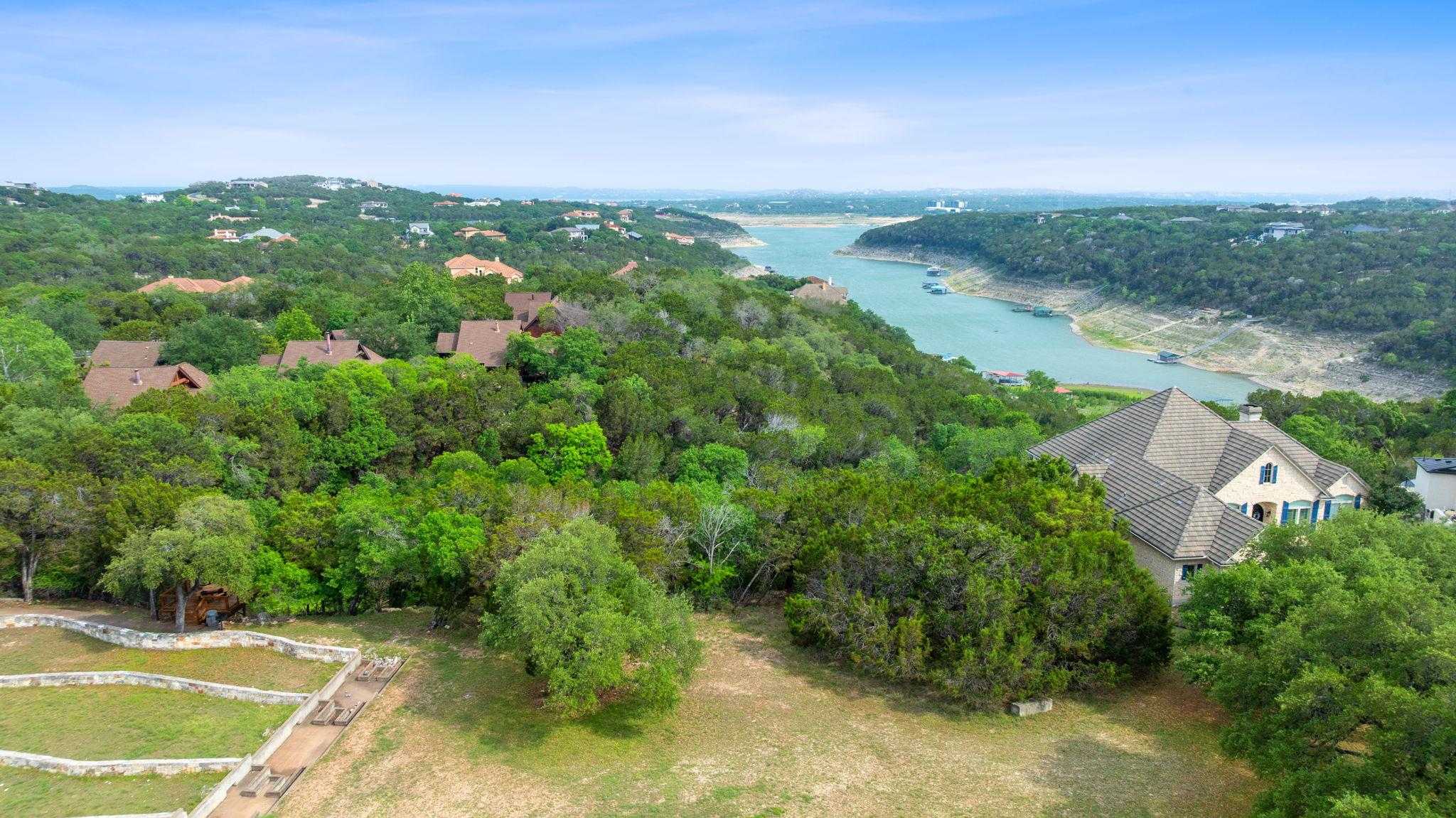 7201 Getaway Dr, Jonestown, TX 78645