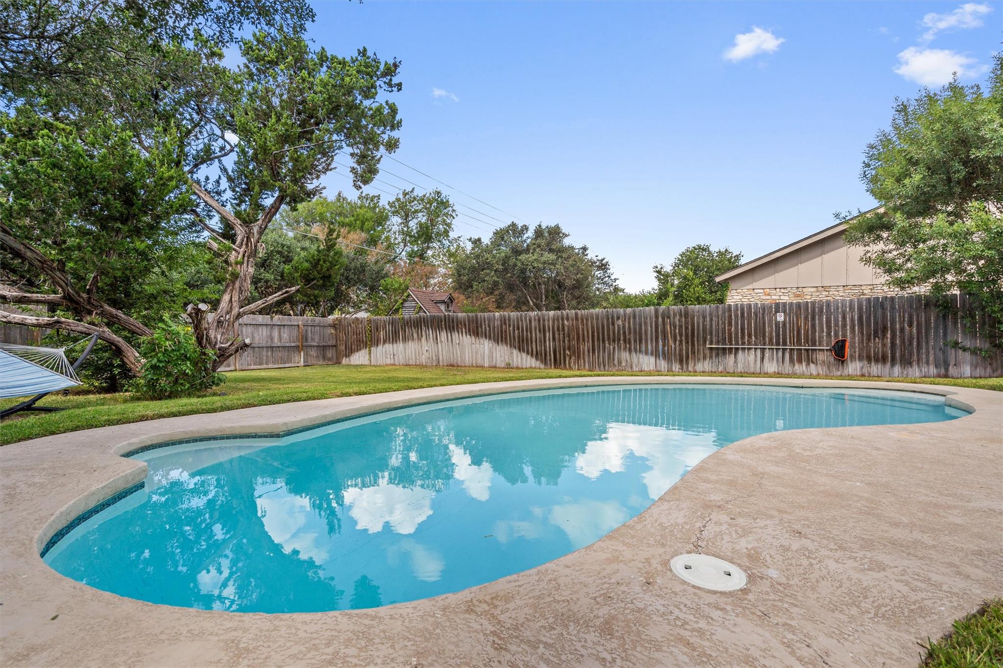 1602 Rock Creek Dr, Round Rock, TX 78681