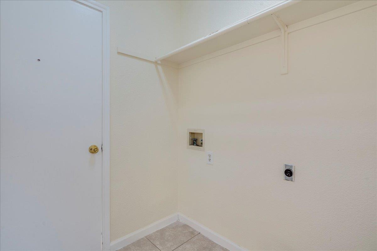 1021 Black Locust Dr W, Pflugerville, TX 78660