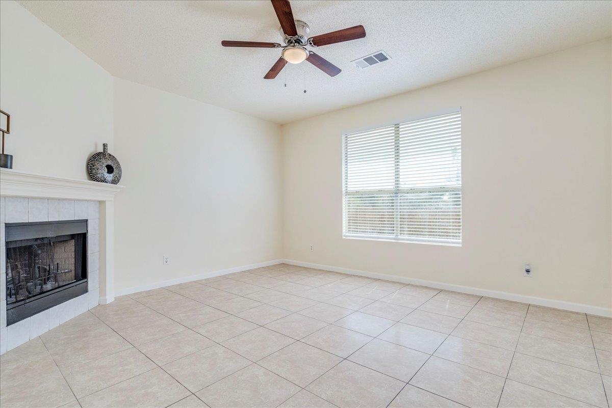 1021 Black Locust Dr W, Pflugerville, TX 78660