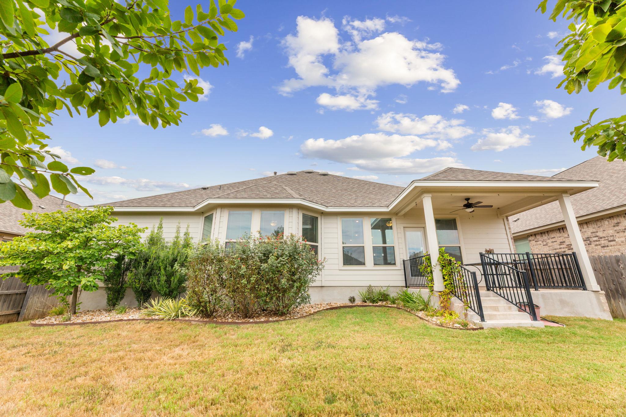 225 Red Granite Dr, Dripping Springs, TX 78620