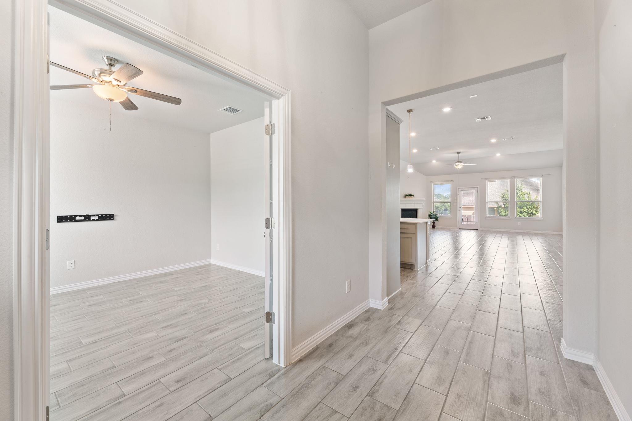 225 Red Granite Dr, Dripping Springs, TX 78620