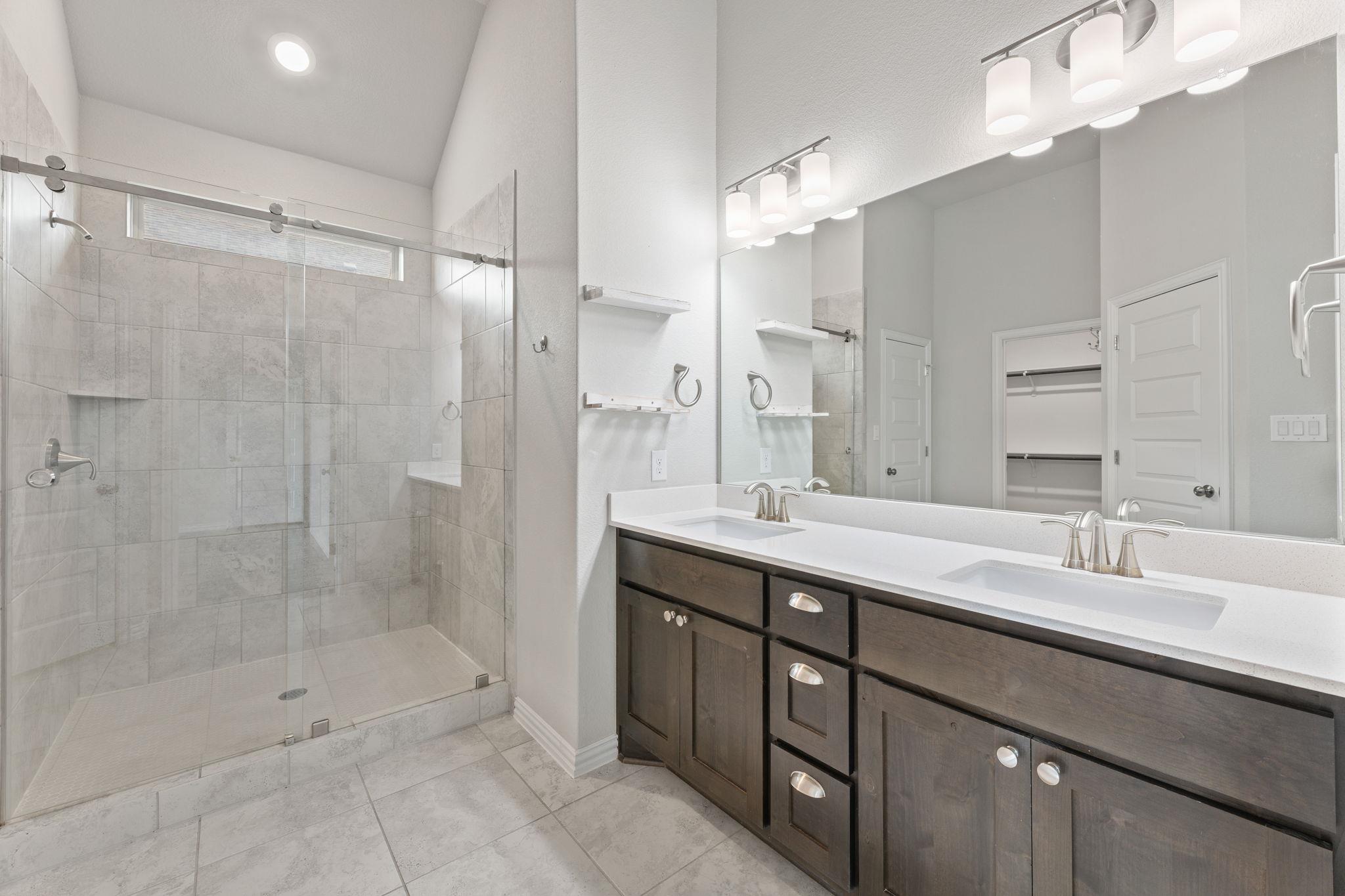 225 Red Granite Dr, Dripping Springs, TX 78620