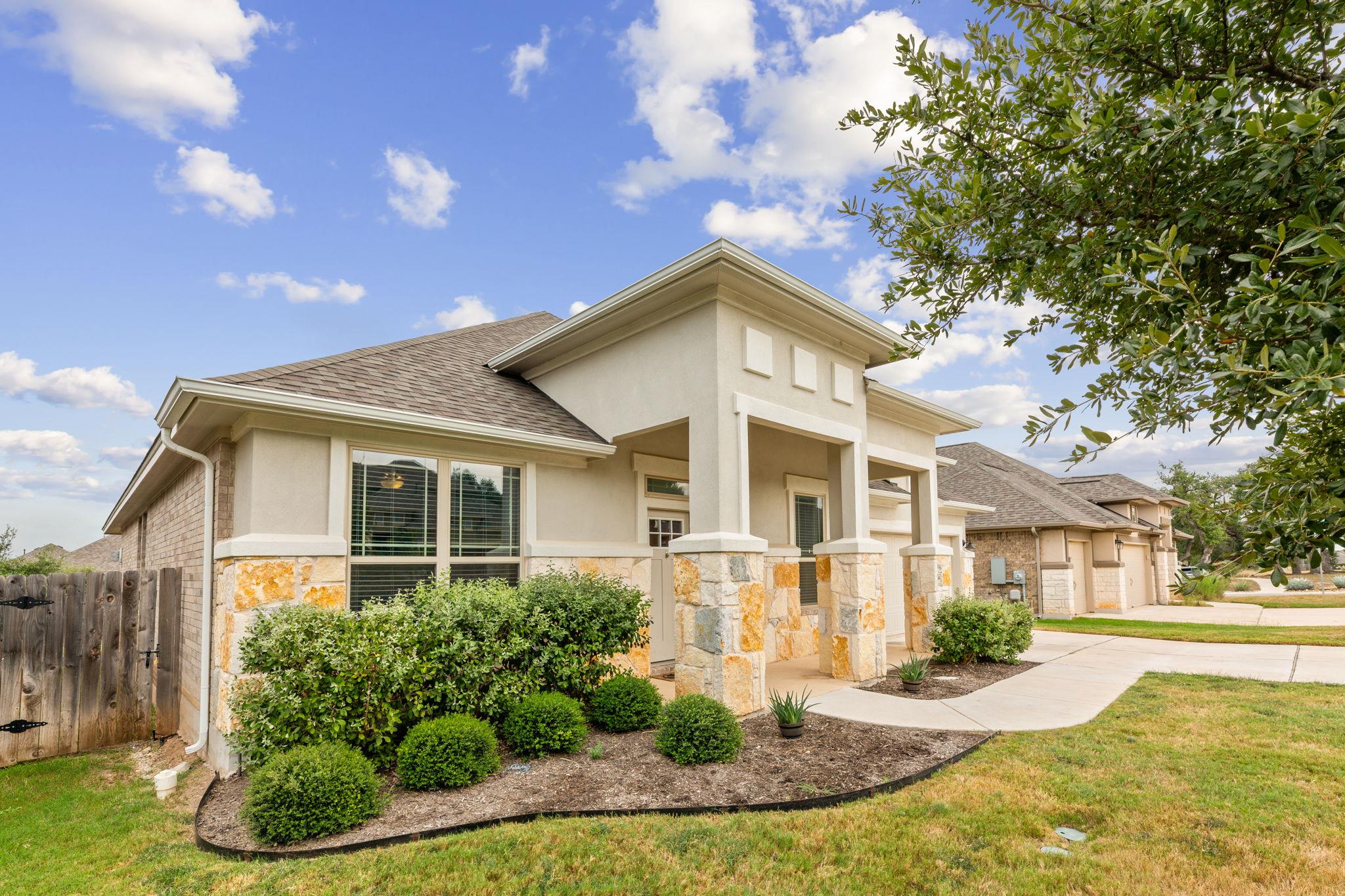 225 Red Granite Dr, Dripping Springs, TX 78620