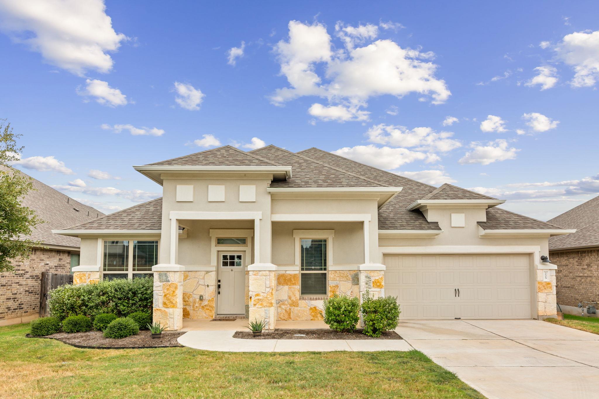 225 Red Granite Dr, Dripping Springs, TX 78620