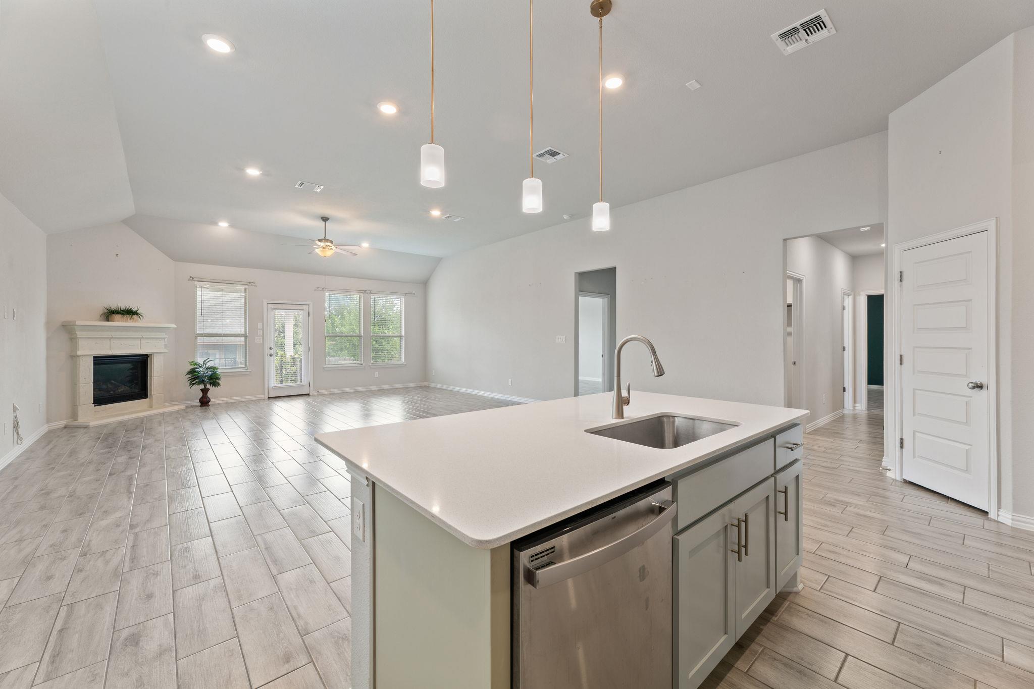 225 Red Granite Dr, Dripping Springs, TX 78620