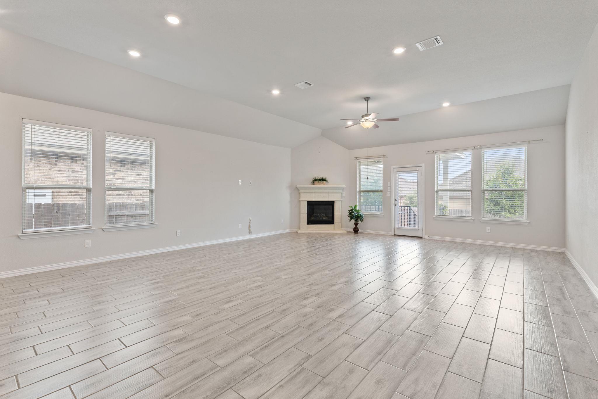 225 Red Granite Dr, Dripping Springs, TX 78620