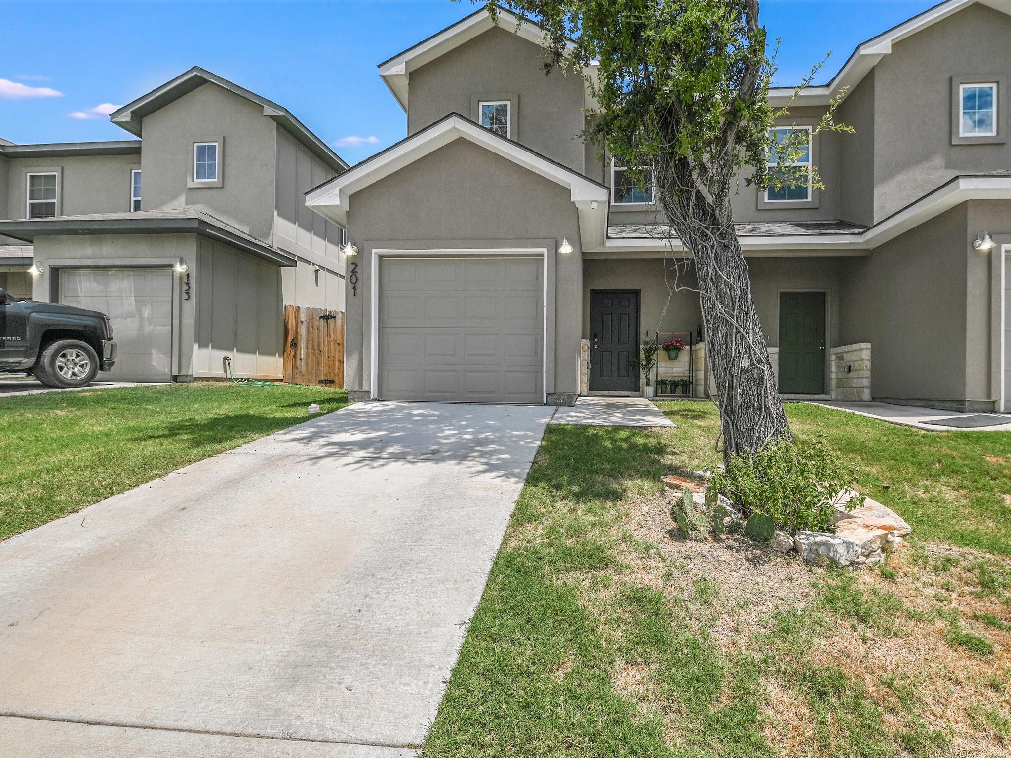 201 Peruna Dr, Marble Falls, TX 78654