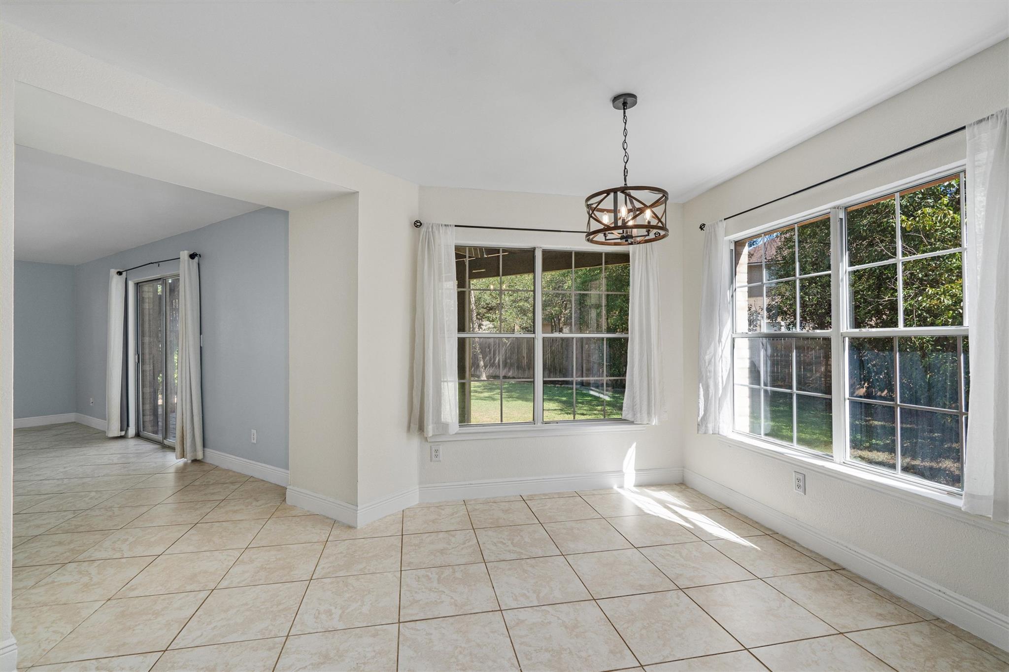 2720 High Point Dr, Round Rock, TX 78664