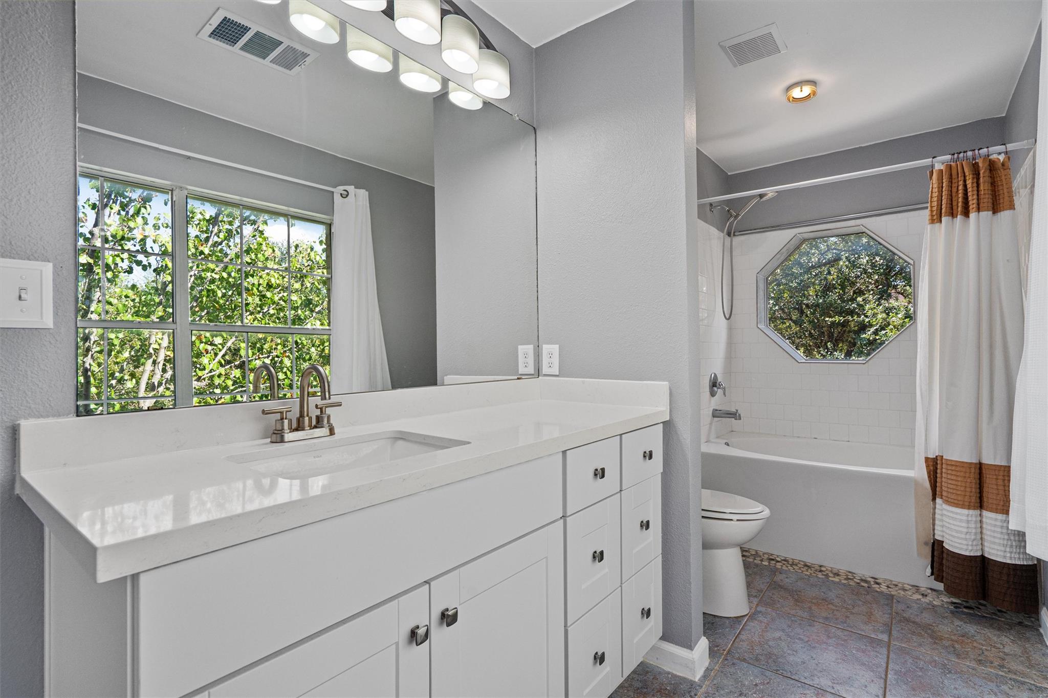 2720 High Point Dr, Round Rock, TX 78664