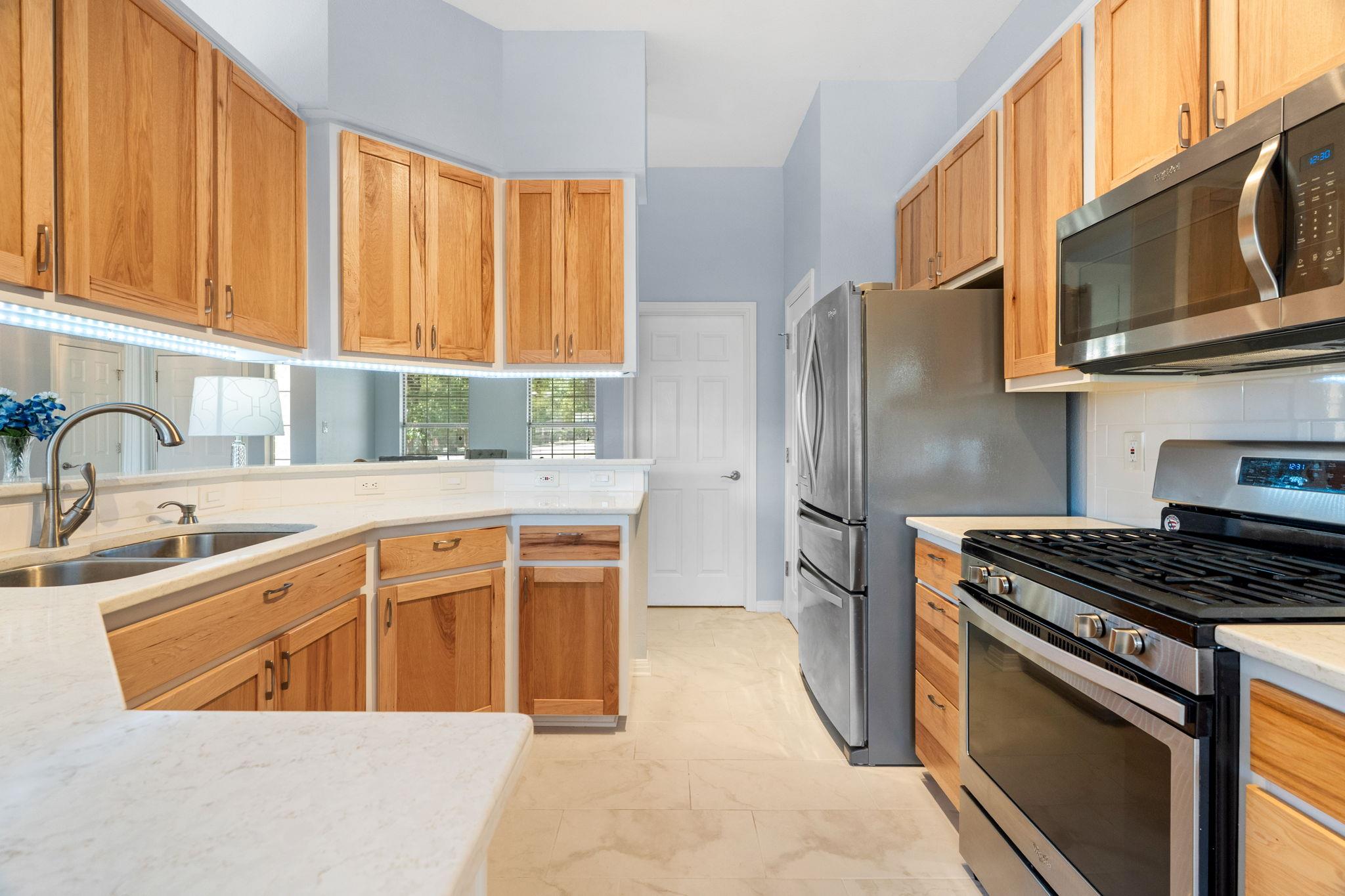 1406 WILLOW CREEK Dr, Leander, TX 78641