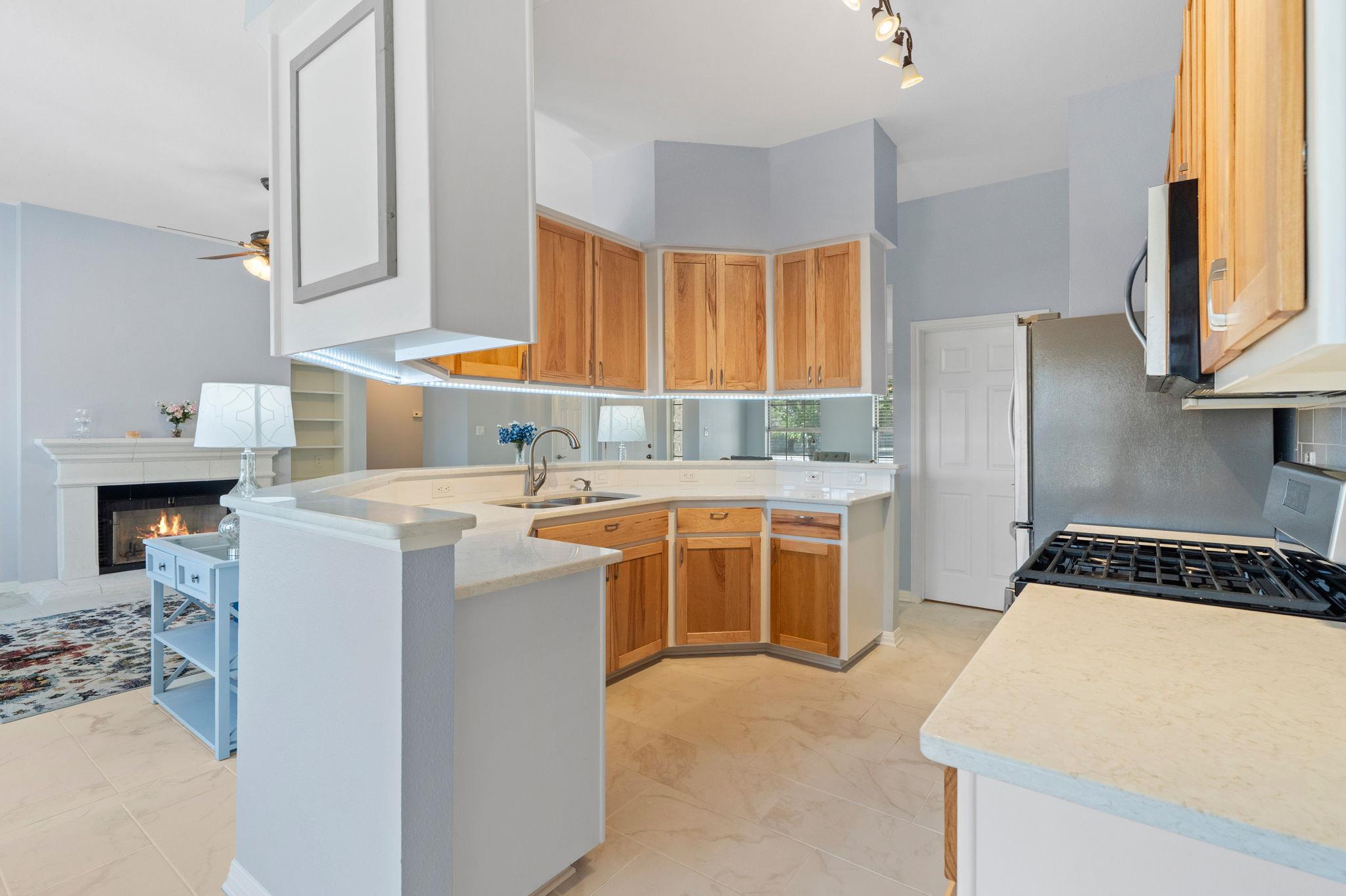 1406 WILLOW CREEK Dr, Leander, TX 78641