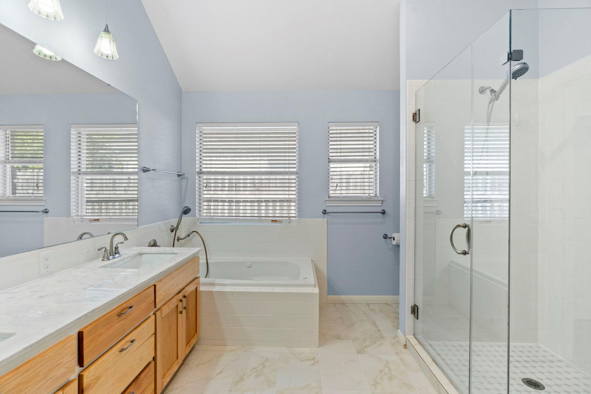 1406 WILLOW CREEK Dr, Leander, TX 78641