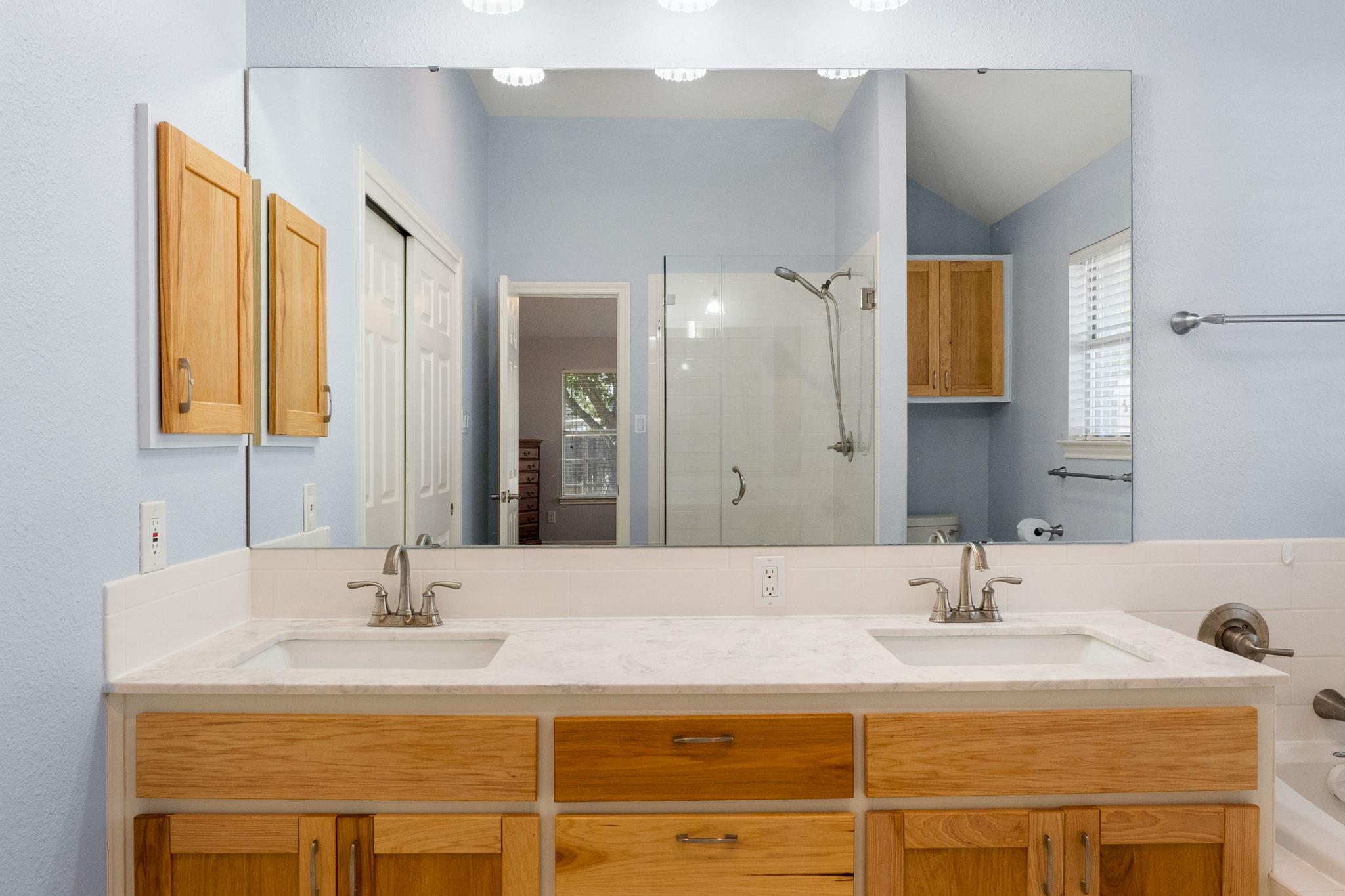 1406 WILLOW CREEK Dr, Leander, TX 78641