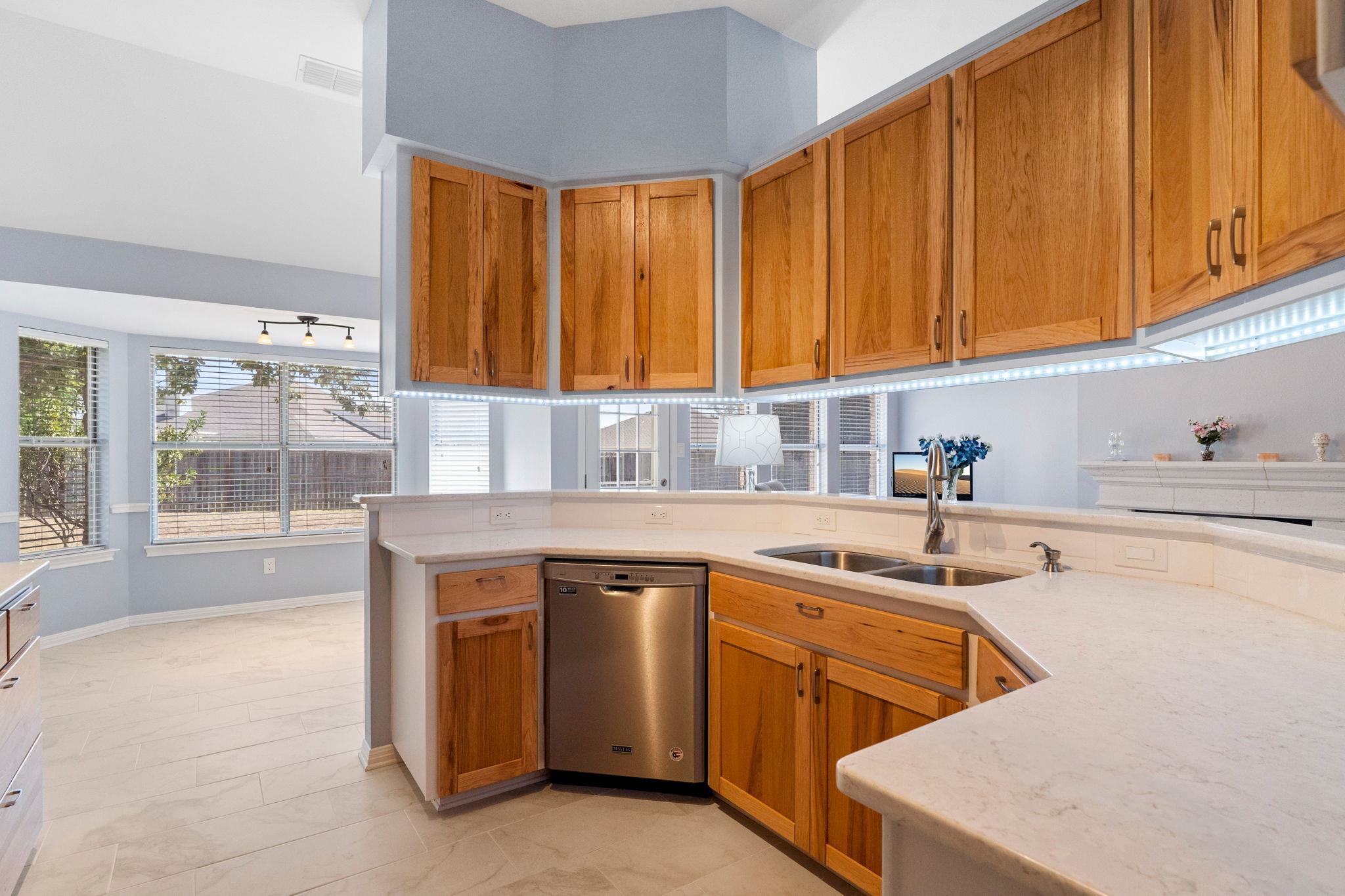 1406 WILLOW CREEK Dr, Leander, TX 78641