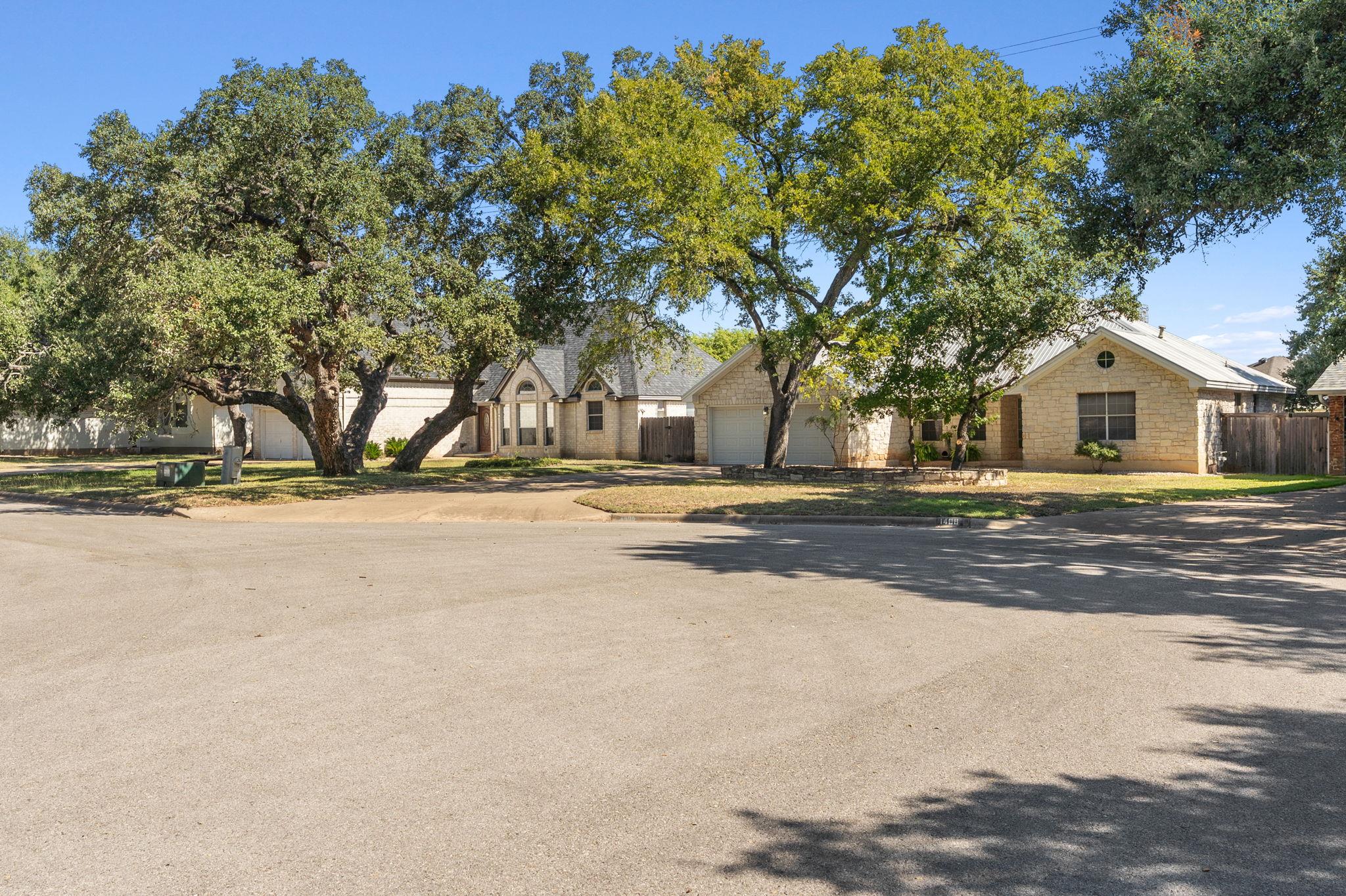 1406 WILLOW CREEK Dr, Leander, TX 78641