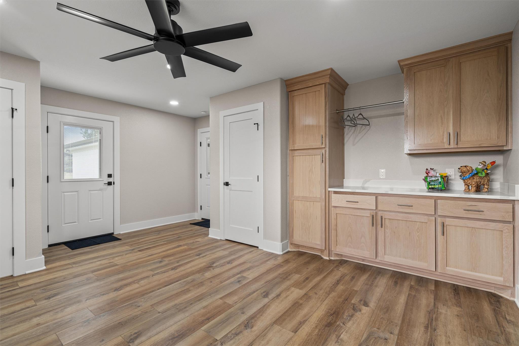 1037 Western Hills Rd, Rockdale, TX 76567