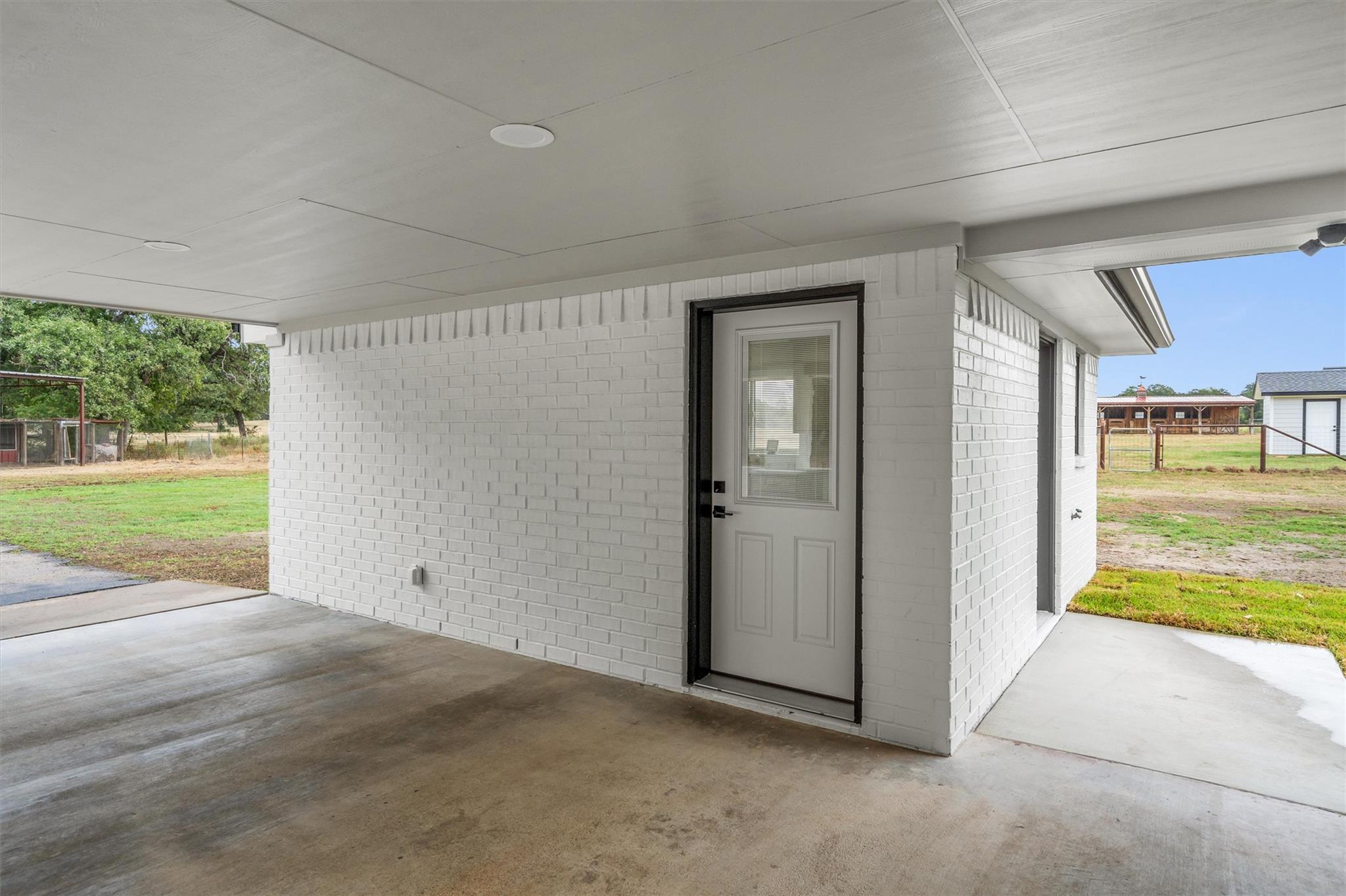 1037 Western Hills Rd, Rockdale, TX 76567