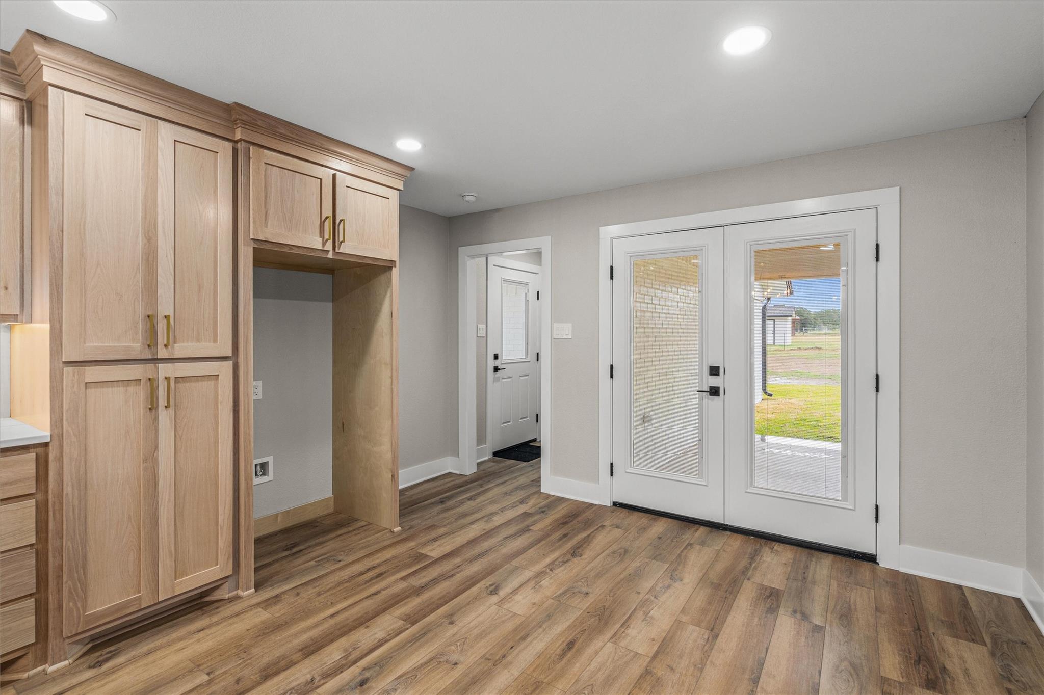 1037 Western Hills Rd, Rockdale, TX 76567