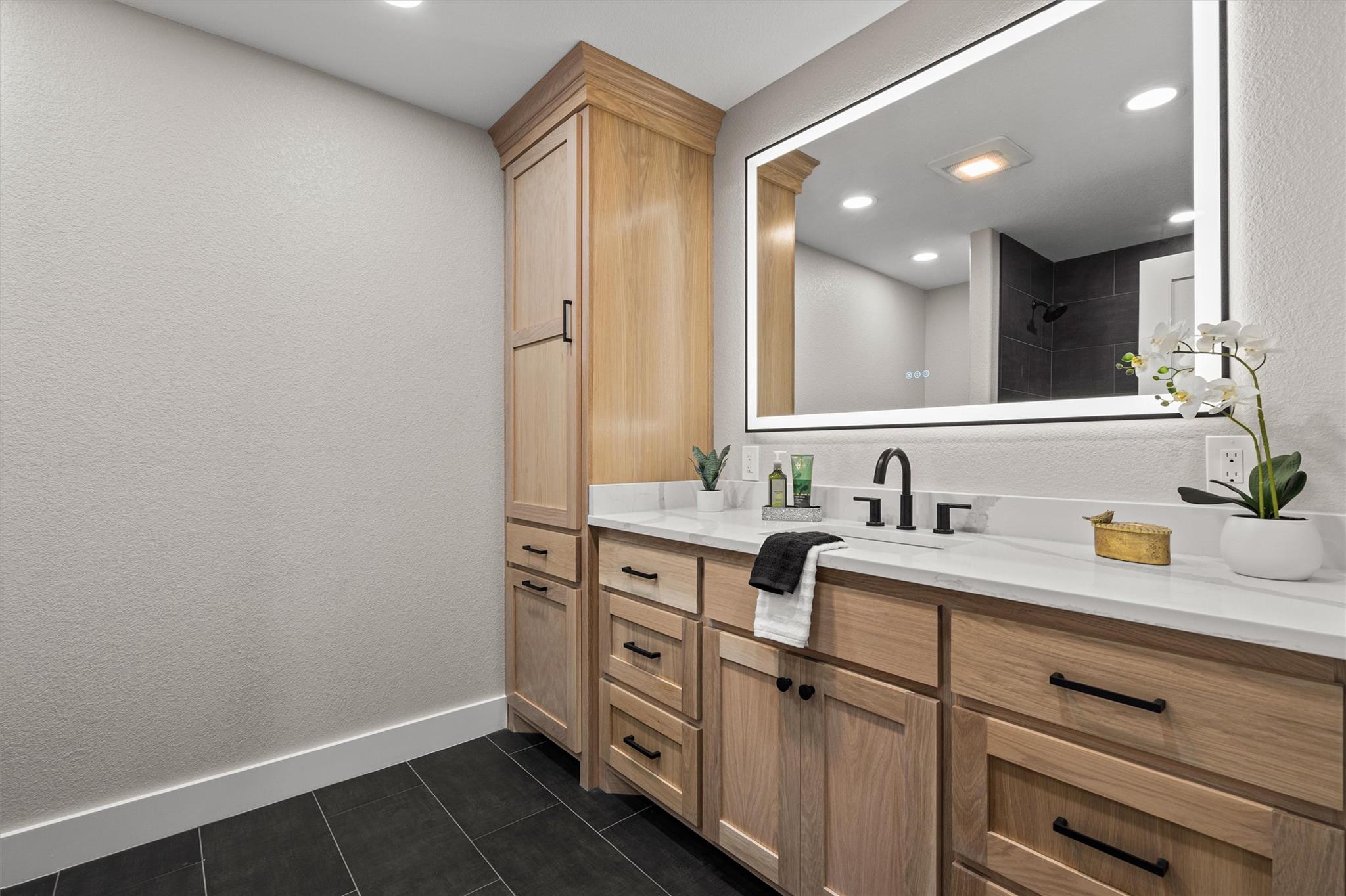 1037 Western Hills Rd, Rockdale, TX 76567