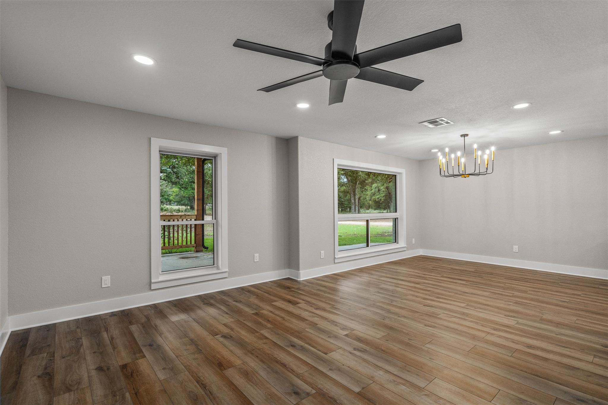 1037 Western Hills Rd, Rockdale, TX 76567