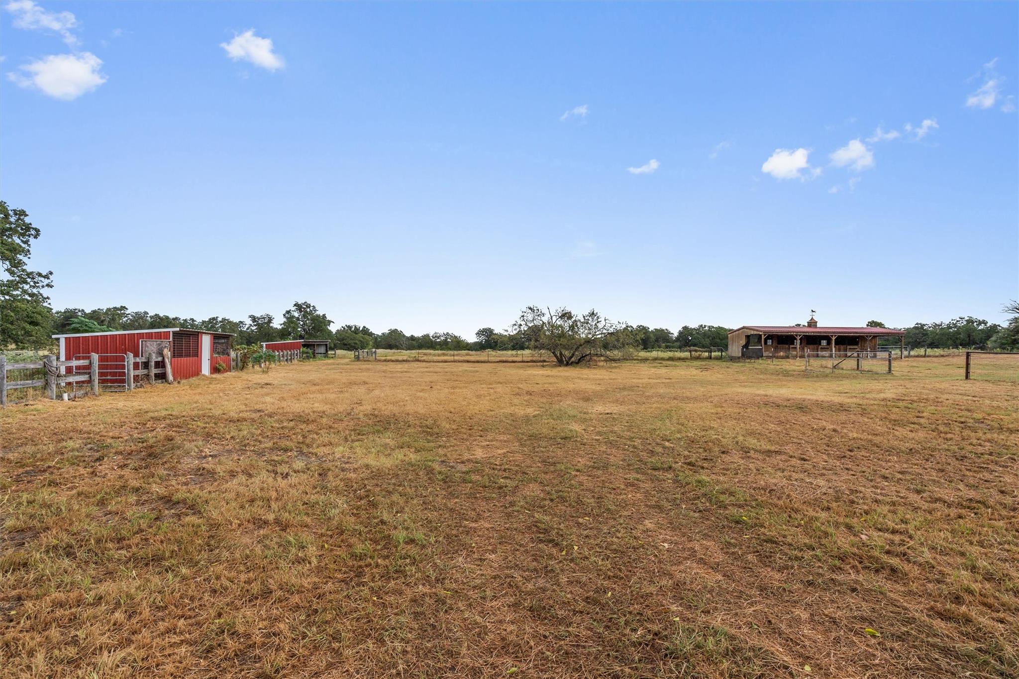 1037 Western Hills Rd, Rockdale, TX 76567