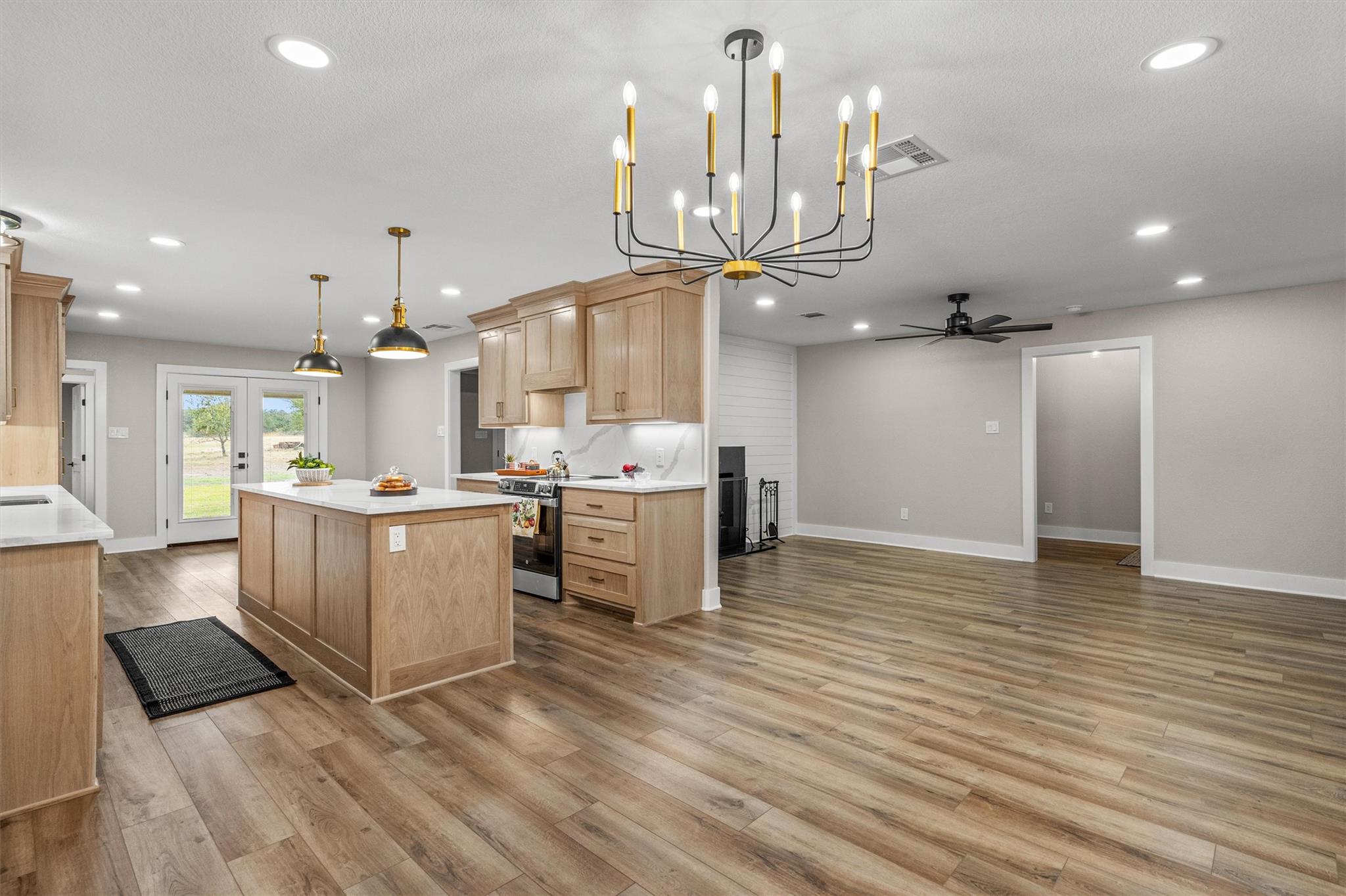 1037 Western Hills Rd, Rockdale, TX 76567