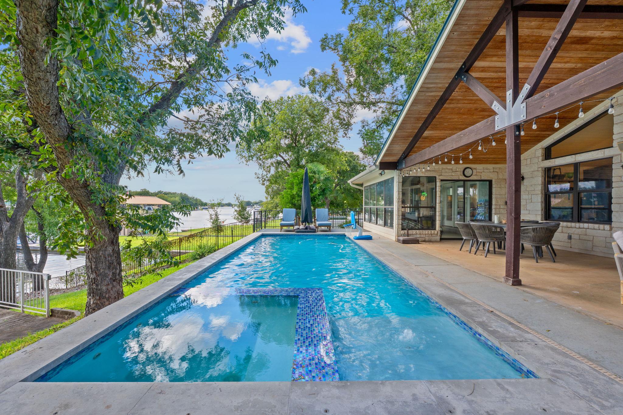 1940 Williams Lakeshore Dr, Kingsland, TX 78639