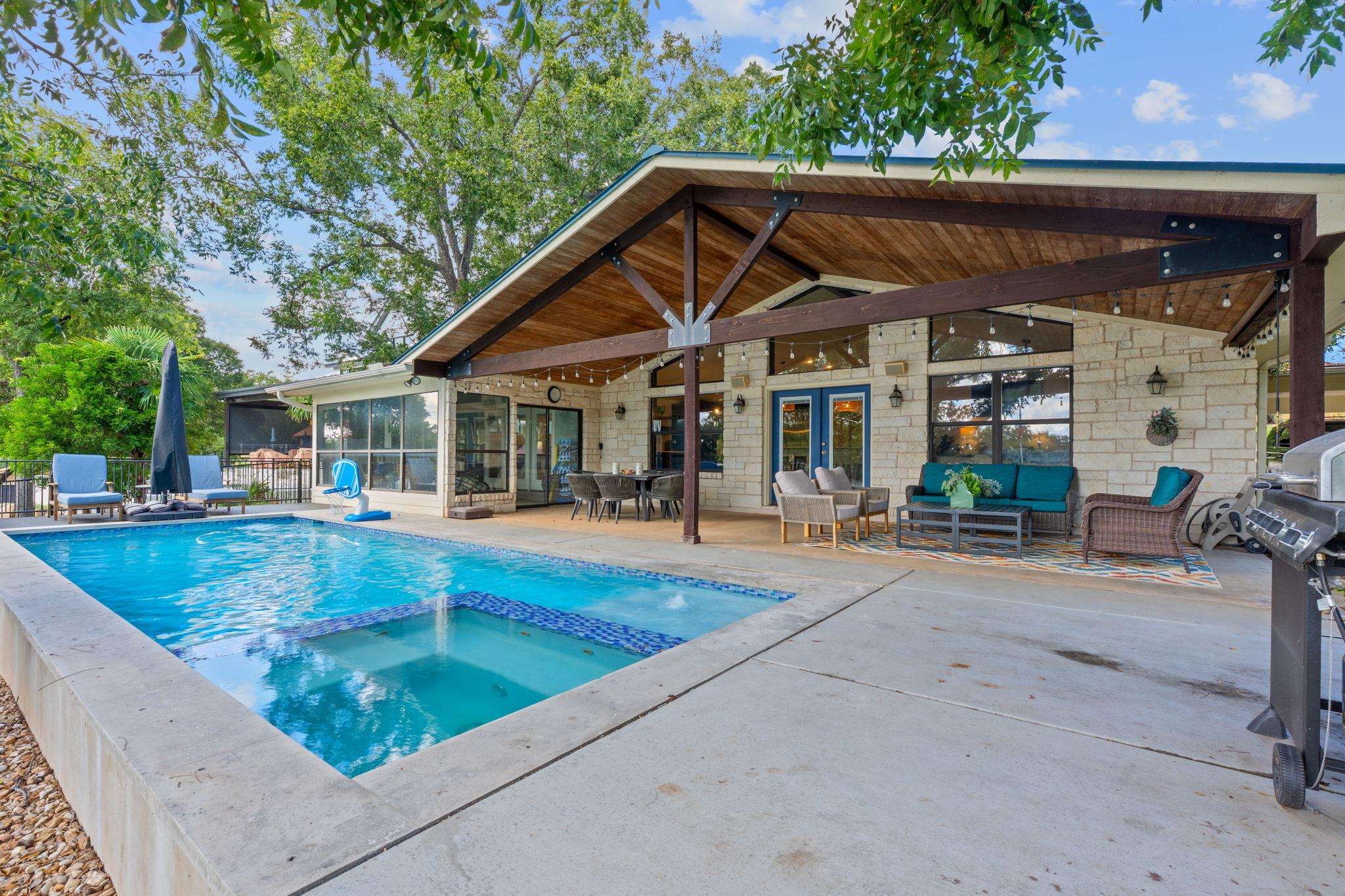 1940 Williams Lakeshore Dr, Kingsland, TX 78639