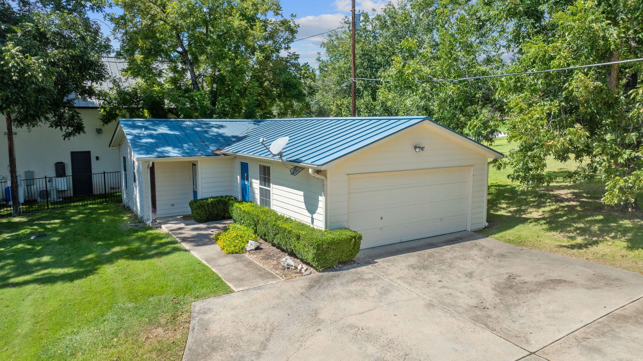 1940 Williams Lakeshore Dr, Kingsland, TX 78639