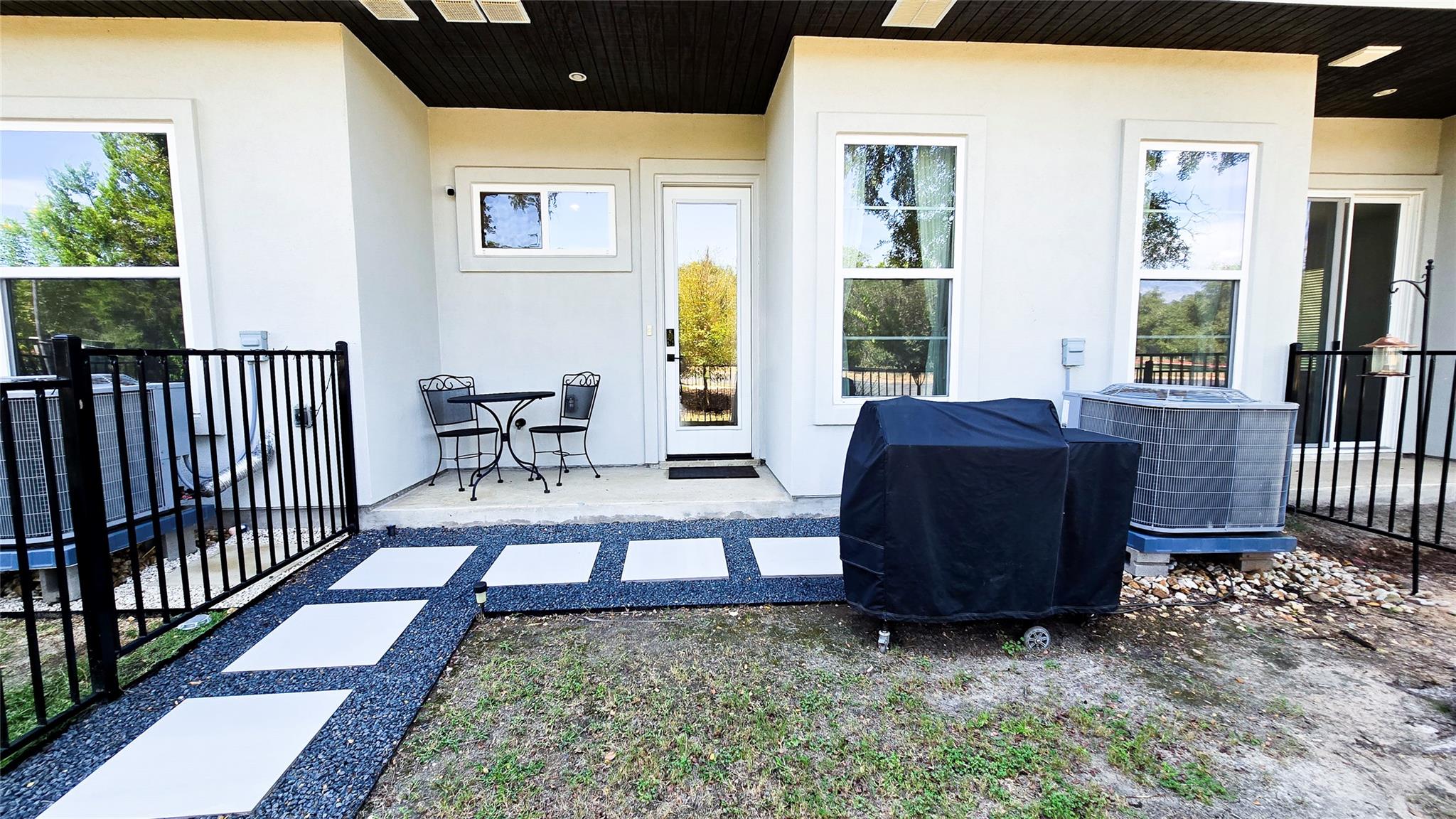 12001 Vista Parke Dr # 102, Austin, TX 78726