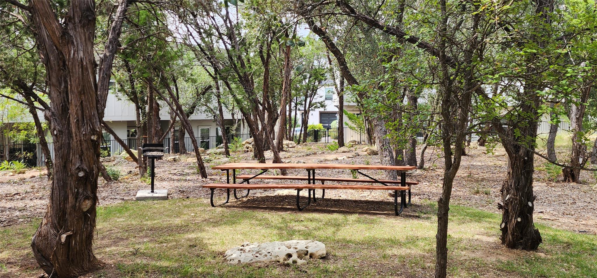 12001 Vista Parke Dr # 102, Austin, TX 78726