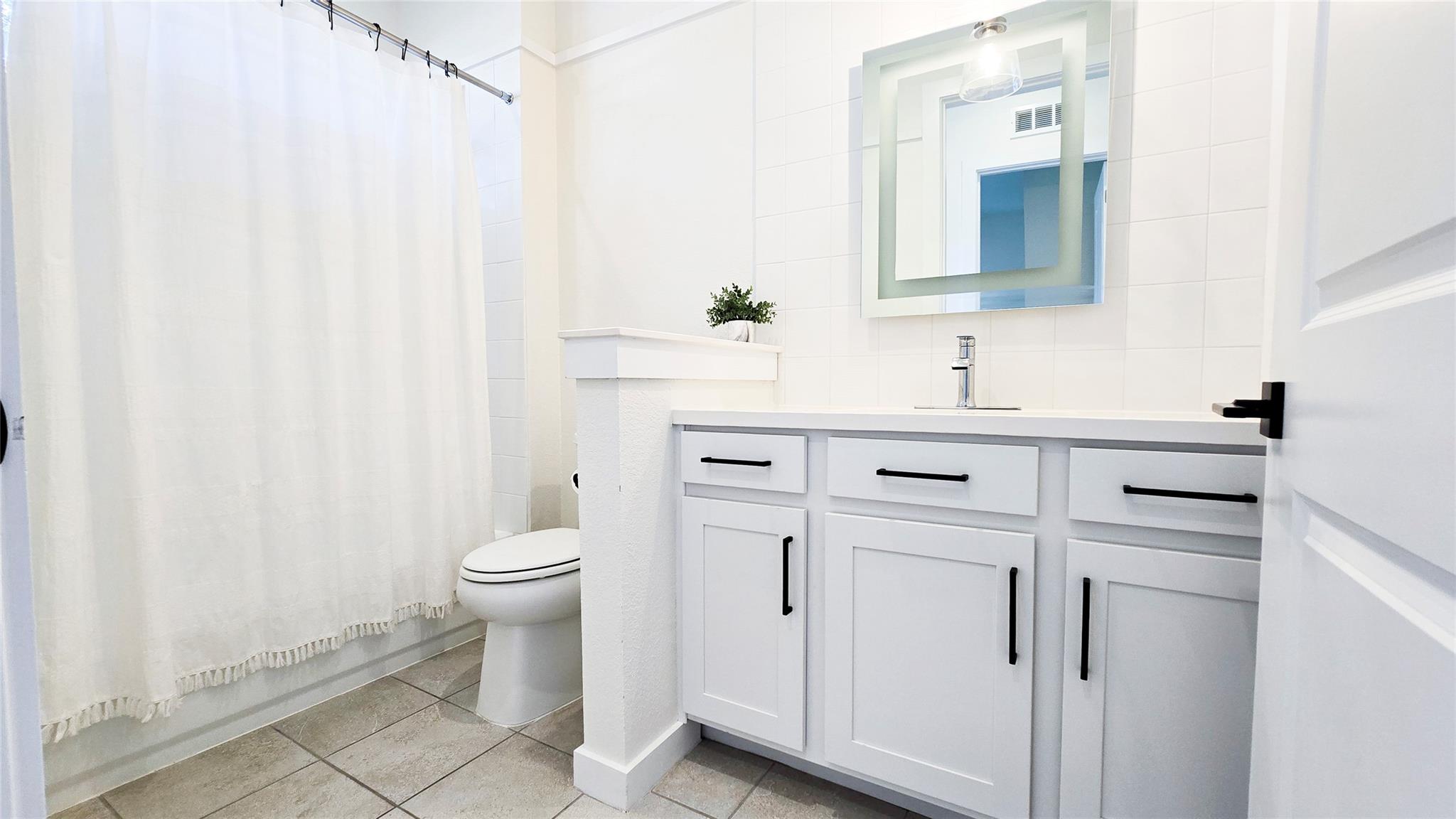 12001 Vista Parke Dr # 102, Austin, TX 78726