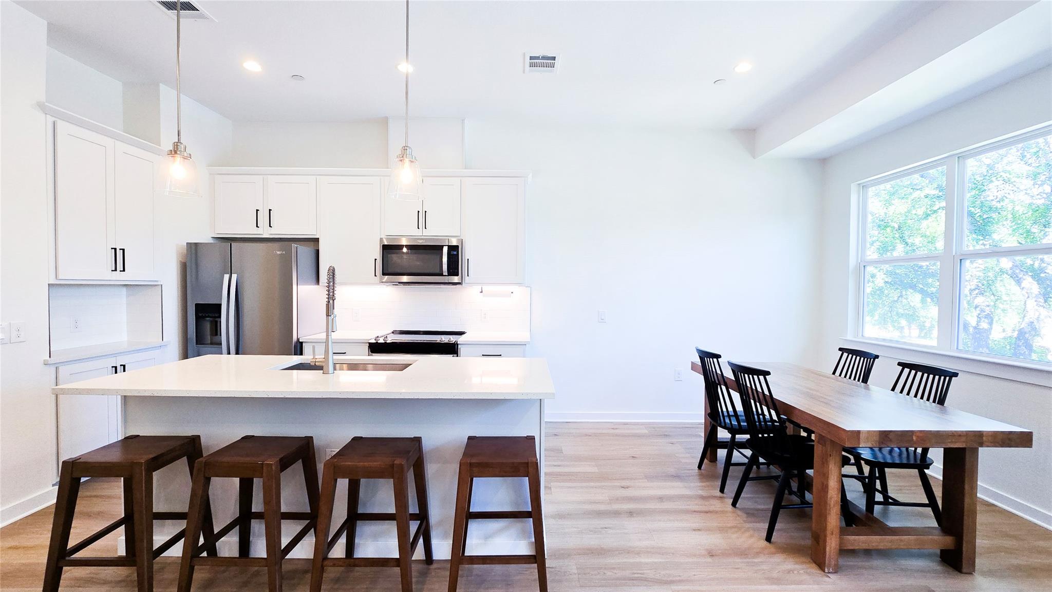 12001 Vista Parke Dr # 102, Austin, TX 78726