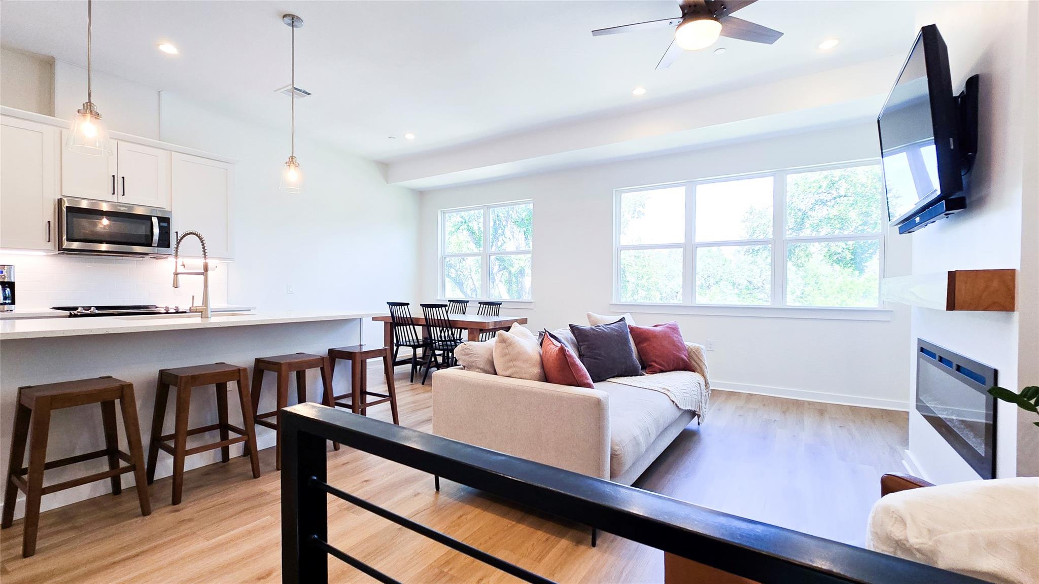 12001 Vista Parke Dr # 102, Austin, TX 78726