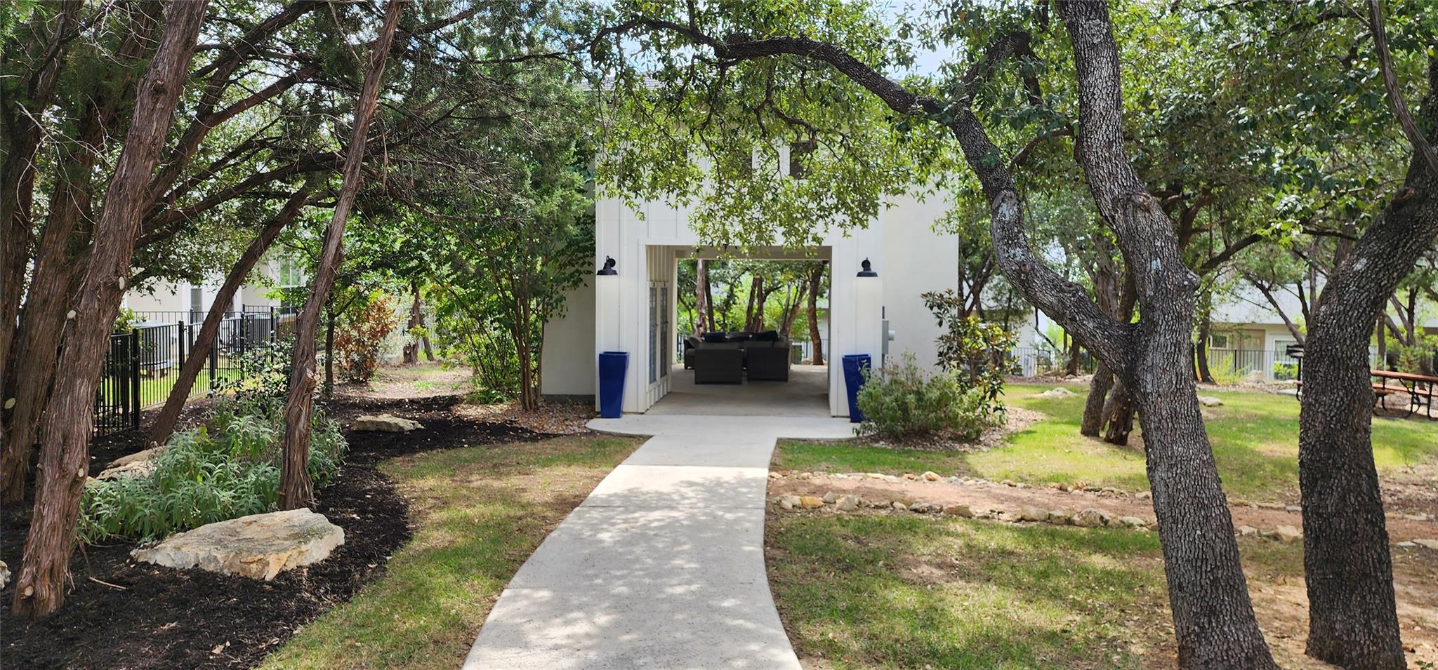 12001 Vista Parke Dr # 102, Austin, TX 78726