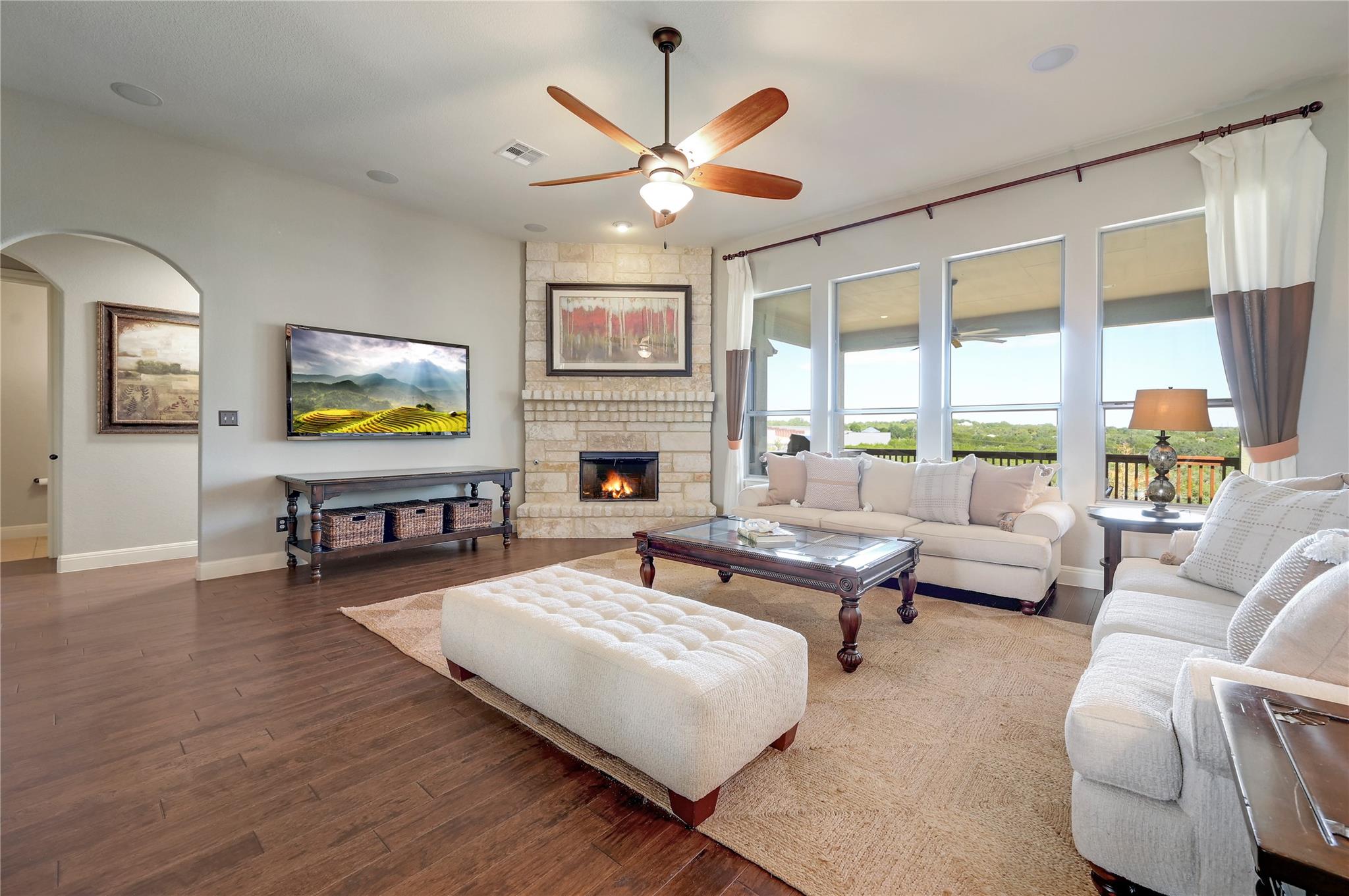 140 Hawthorne Loop, Driftwood, TX 78619