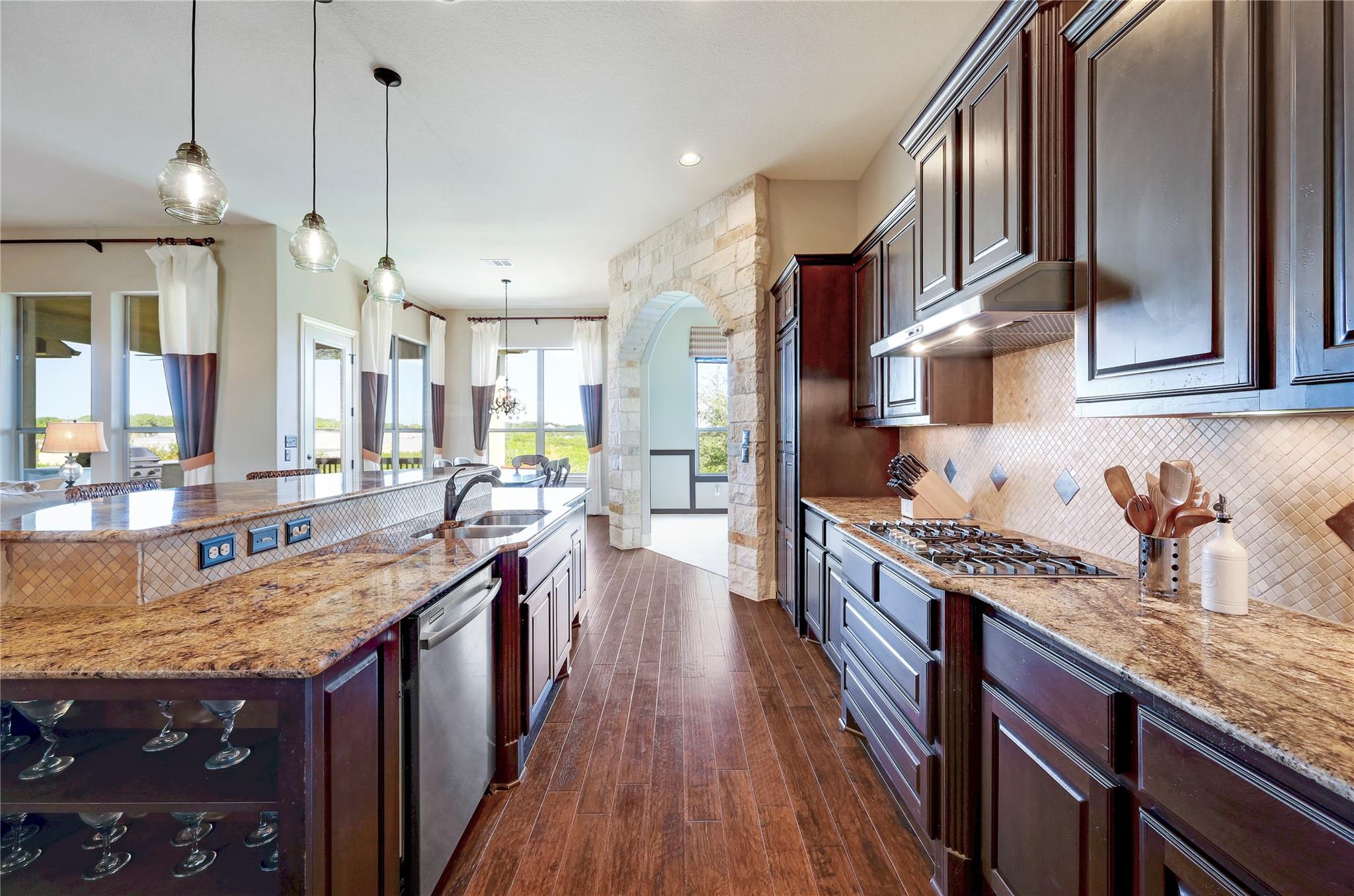 140 Hawthorne Loop, Driftwood, TX 78619