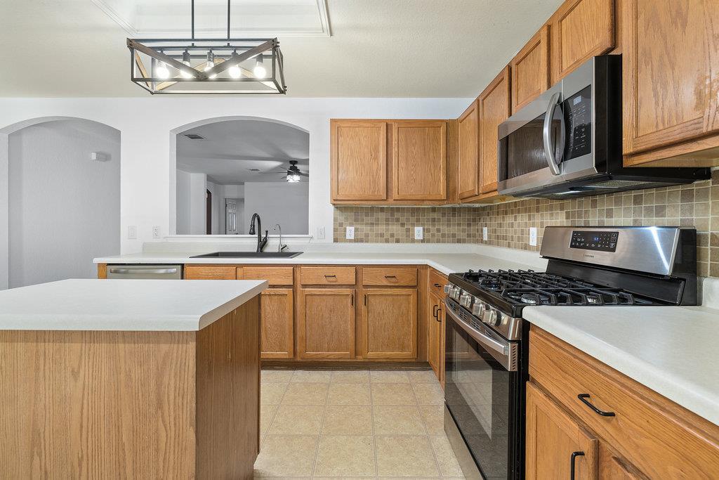 222 Bryant Dr, Bastrop, TX 78602